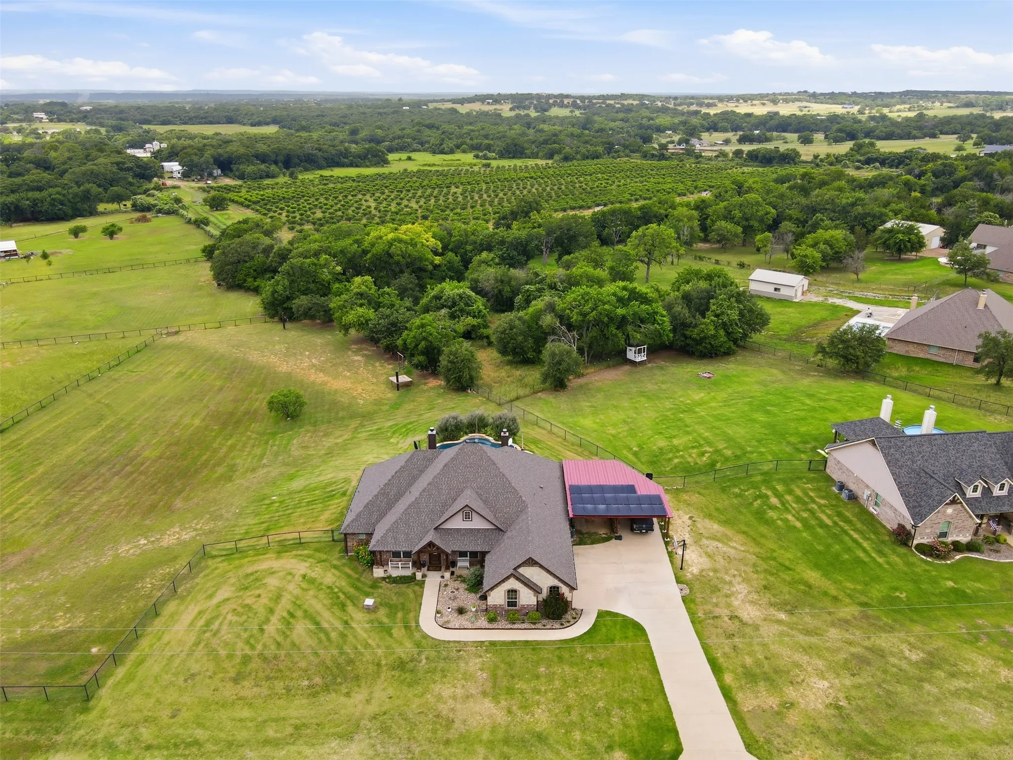 Single Family Residence For Sale in Parker County , 115 Mike Thornton Court, Weatherford, Texas 76088, 3 Bedroom, 3 Bathroom, 3 Garage spaces, 2,307 Sqft, built in 2018, mls#21280018, Real Estate Agent in Weatherford, Homes For Sale in Parker county, Homes For Sale in Weatherford, Realtor in Weatherford Texas, Real Estate Brokerage Independent Realty Texas, Luminita Cordes Realtor