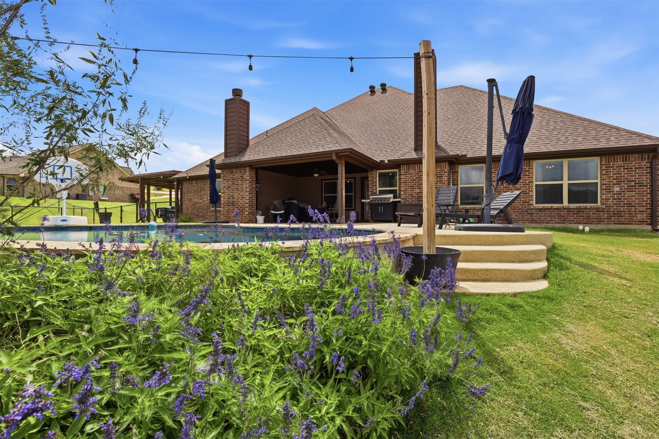 Single Family Residence For Sale in Parker County , 115 Mike Thornton Court, Weatherford, Texas 76088, 3 Bedroom, 3 Bathroom, 3 Garage spaces, 2,307 Sqft, built in 2018, mls#21280018, Real Estate Agent in Weatherford, Homes For Sale in Parker county, Homes For Sale in Weatherford, Realtor in Weatherford Texas, Real Estate Brokerage Independent Realty Texas, Luminita Cordes Realtor