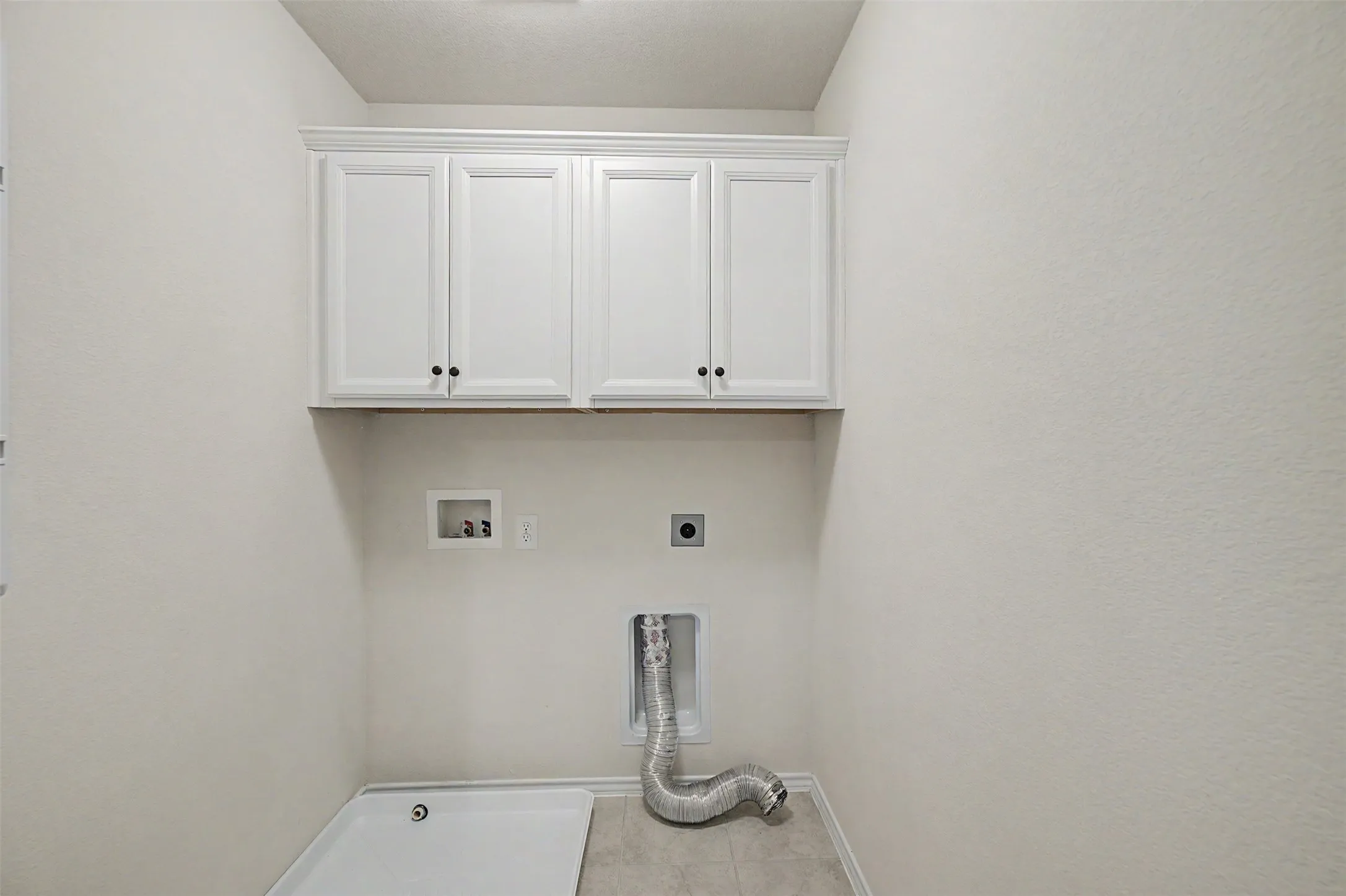 Single Family Residence For Sale in Tarrant County , 8116 Branch Hollow Trail, Fort Worth, Texas 76123, 4 Bedrooms, 3 Bathrooms, 2 Garage spaces, 2,183 Sqft, built in 2021, Price $320,000, mls#21279755, Real Estate Agent in Fort Worth, Homes For Sale in Tarrant county, Homes For Sale in Fort Worth, Realtor in Fort Worth Texas, Real Estate Brokerage Independent Realty Texas, Luminita Cordes Realtor