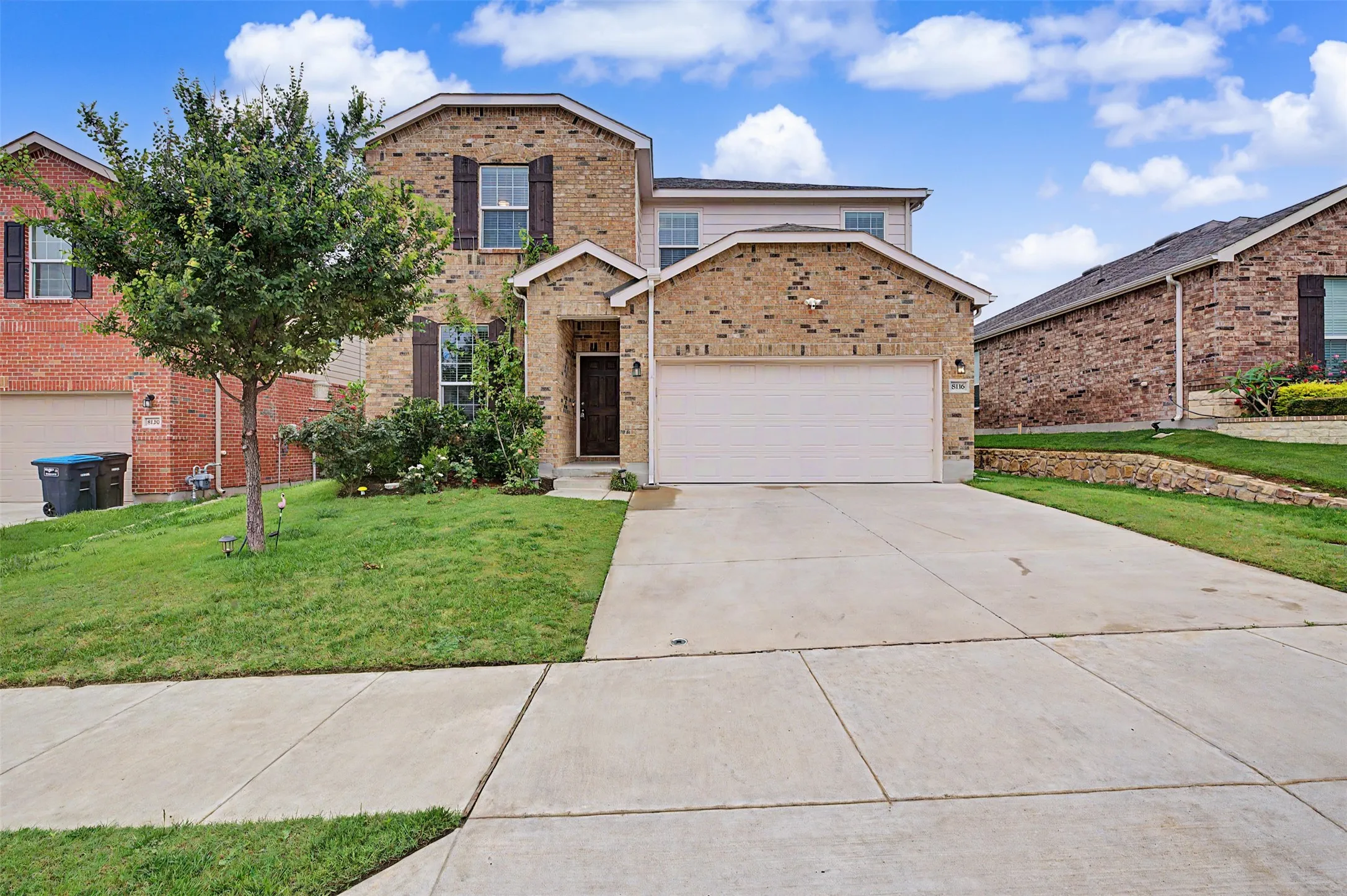Single Family Residence For Sale in Tarrant County , 8116 Branch Hollow Trail, Fort Worth, Texas 76123, 4 Bedrooms, 3 Bathrooms, 2 Garage spaces, 2,183 Sqft, built in 2021, Price $320,000, mls#21279755, Real Estate Agent in Fort Worth, Homes For Sale in Tarrant county, Homes For Sale in Fort Worth, Realtor in Fort Worth Texas, Real Estate Brokerage Independent Realty Texas, Luminita Cordes Realtor
