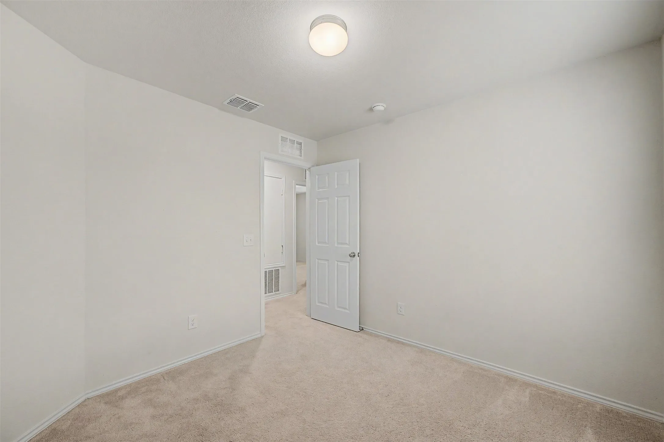 Single Family Residence For Sale in Tarrant County , 8116 Branch Hollow Trail, Fort Worth, Texas 76123, 4 Bedrooms, 3 Bathrooms, 2 Garage spaces, 2,183 Sqft, built in 2021, Price $320,000, mls#21279755, Real Estate Agent in Fort Worth, Homes For Sale in Tarrant county, Homes For Sale in Fort Worth, Realtor in Fort Worth Texas, Real Estate Brokerage Independent Realty Texas, Luminita Cordes Realtor