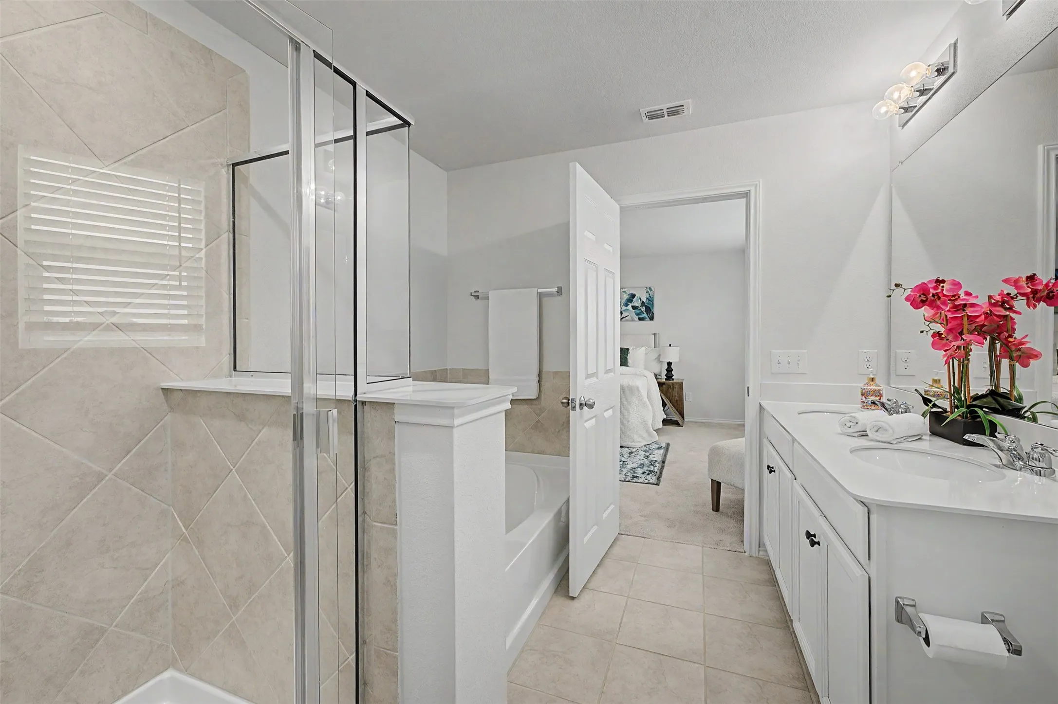 Single Family Residence For Sale in Tarrant County , 8116 Branch Hollow Trail, Fort Worth, Texas 76123, 4 Bedrooms, 3 Bathrooms, 2 Garage spaces, 2,183 Sqft, built in 2021, Price $320,000, mls#21279755, Real Estate Agent in Fort Worth, Homes For Sale in Tarrant county, Homes For Sale in Fort Worth, Realtor in Fort Worth Texas, Real Estate Brokerage Independent Realty Texas, Luminita Cordes Realtor