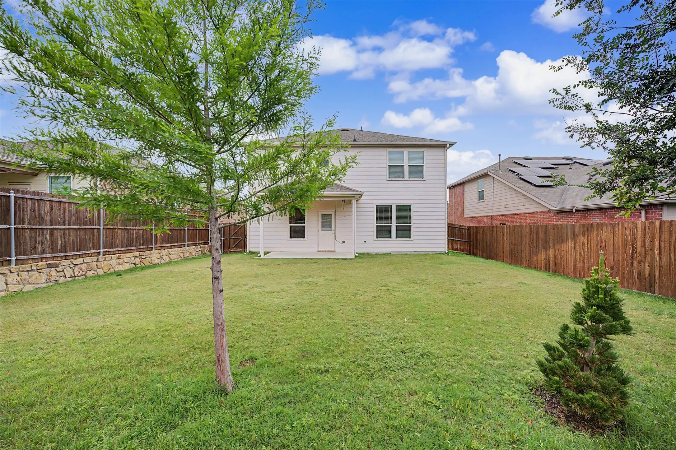 Single Family Residence For Sale in Tarrant County , 8116 Branch Hollow Trail, Fort Worth, Texas 76123, 4 Bedrooms, 3 Bathrooms, 2 Garage spaces, 2,183 Sqft, built in 2021, Price $320,000, mls#21279755, Real Estate Agent in Fort Worth, Homes For Sale in Tarrant county, Homes For Sale in Fort Worth, Realtor in Fort Worth Texas, Real Estate Brokerage Independent Realty Texas, Luminita Cordes Realtor