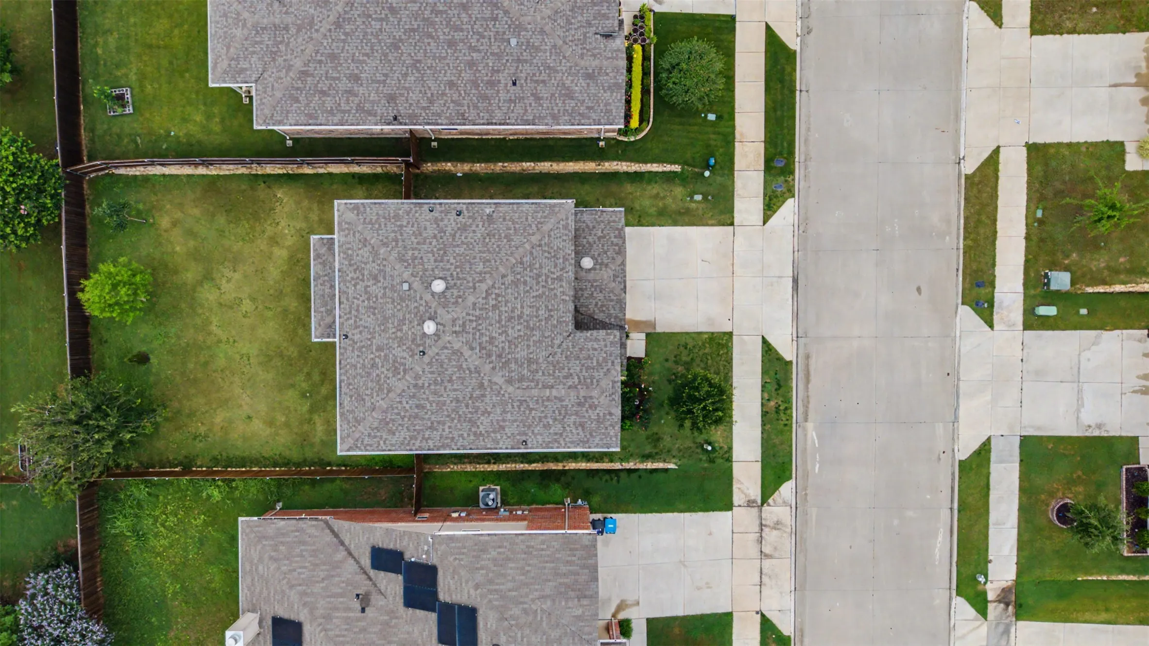 Single Family Residence For Sale in Tarrant County , 8116 Branch Hollow Trail, Fort Worth, Texas 76123, 4 Bedrooms, 3 Bathrooms, 2 Garage spaces, 2,183 Sqft, built in 2021, Price $320,000, mls#21279755, Real Estate Agent in Fort Worth, Homes For Sale in Tarrant county, Homes For Sale in Fort Worth, Realtor in Fort Worth Texas, Real Estate Brokerage Independent Realty Texas, Luminita Cordes Realtor