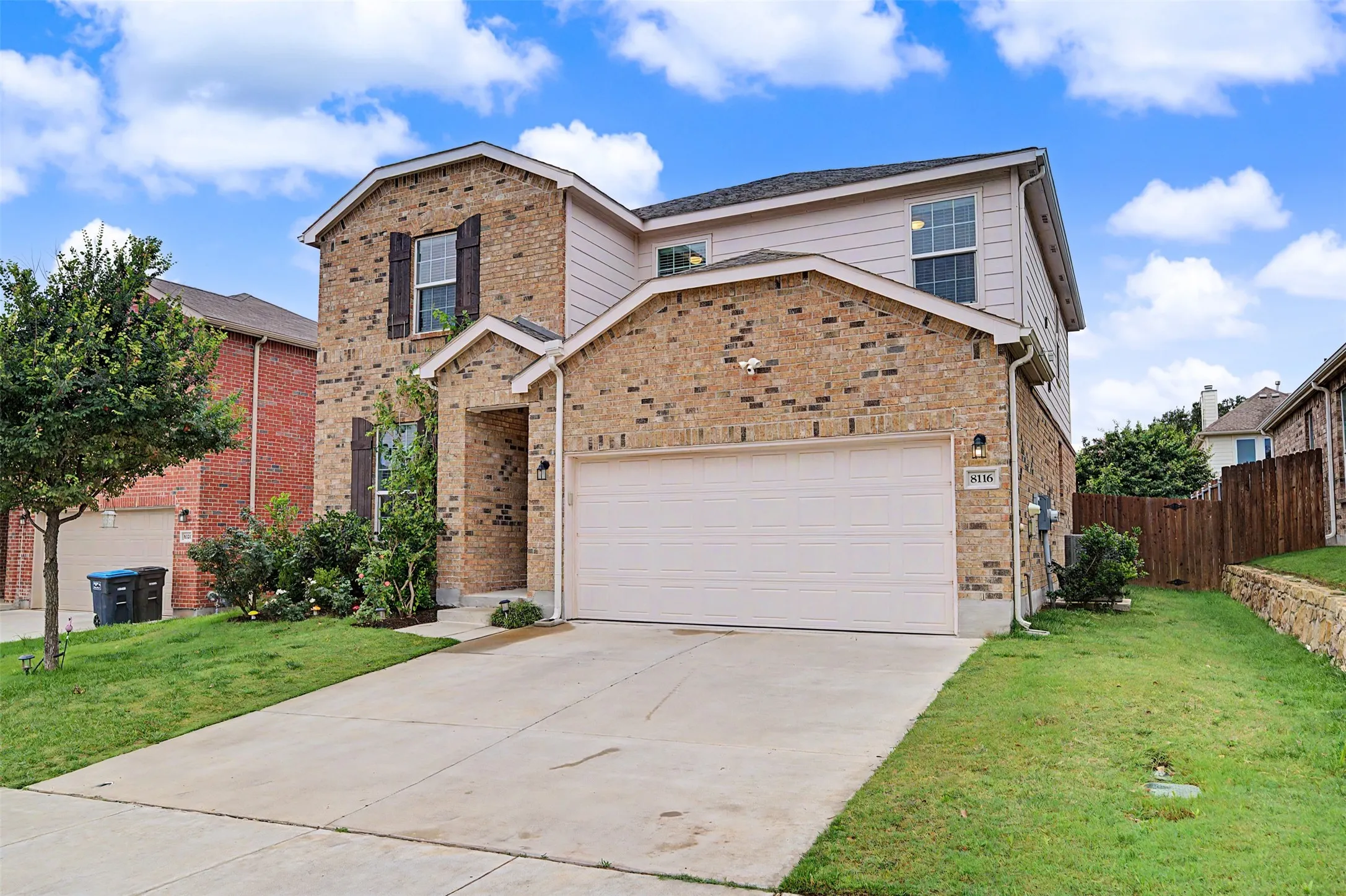 Single Family Residence For Sale in Tarrant County , 8116 Branch Hollow Trail, Fort Worth, Texas 76123, 4 Bedrooms, 3 Bathrooms, 2 Garage spaces, 2,183 Sqft, built in 2021, Price $320,000, mls#21279755, Real Estate Agent in Fort Worth, Homes For Sale in Tarrant county, Homes For Sale in Fort Worth, Realtor in Fort Worth Texas, Real Estate Brokerage Independent Realty Texas, Luminita Cordes Realtor