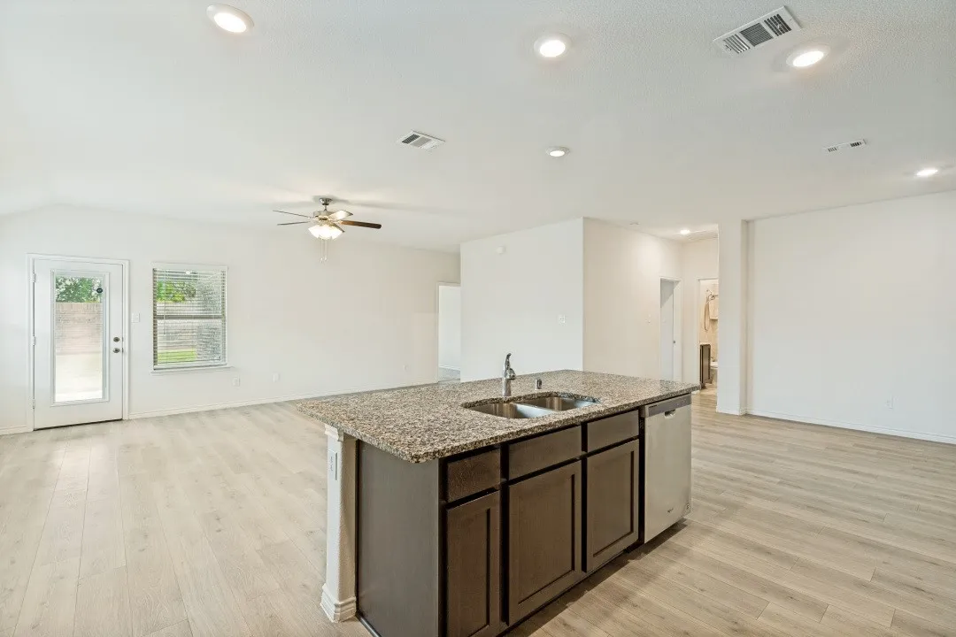 Single Family Residence For Sale in Collin County , 1017 Crepe Myrtle Lane, Anna, Texas 75409, 4 Bedrooms, 3 Bathrooms, 2 Garage spaces, 2,089 Sqft, built in 2020, Price $390,000, mls#21280441, Real Estate Agent in Anna, Homes For Sale in Collin county, Homes For Sale in Anna, Realtor in Anna Texas, Real Estate Brokerage Independent Realty Texas, Luminita Cordes Realtor
