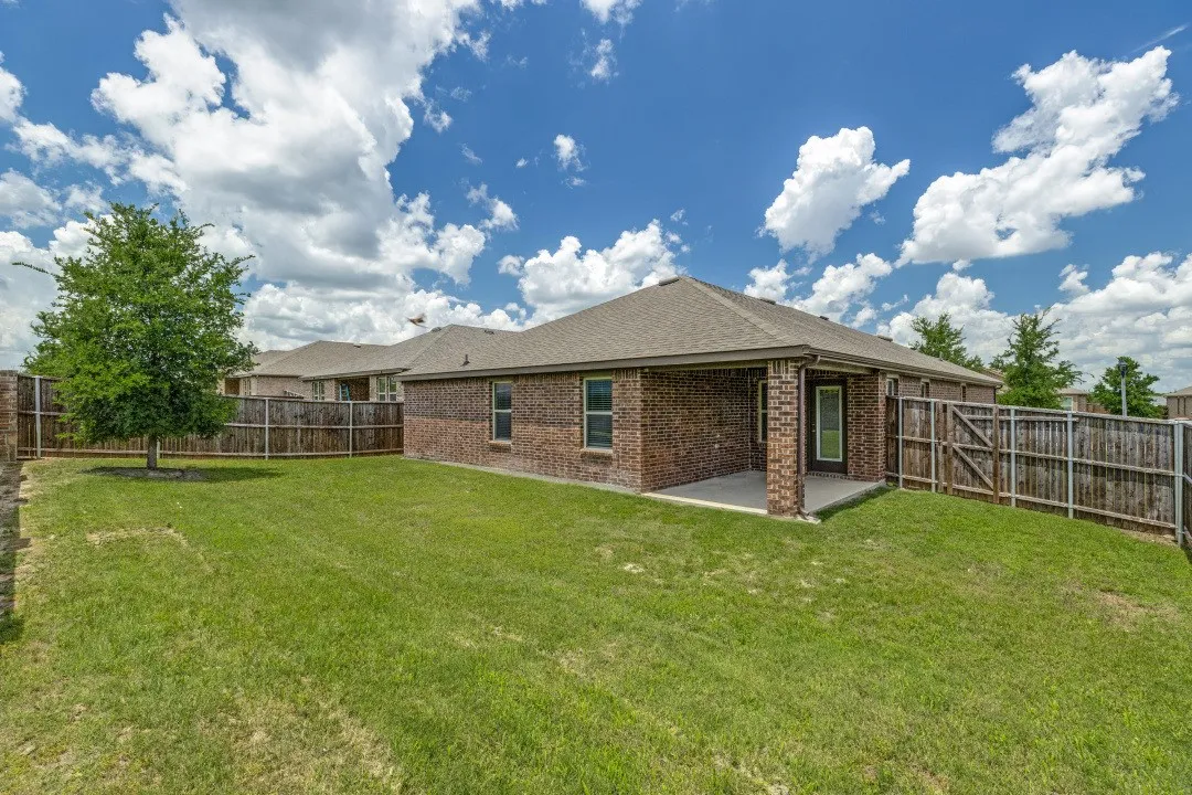 Single Family Residence For Sale in Collin County , 1017 Crepe Myrtle Lane, Anna, Texas 75409, 4 Bedrooms, 3 Bathrooms, 2 Garage spaces, 2,089 Sqft, built in 2020, Price $390,000, mls#21280441, Real Estate Agent in Anna, Homes For Sale in Collin county, Homes For Sale in Anna, Realtor in Anna Texas, Real Estate Brokerage Independent Realty Texas, Luminita Cordes Realtor