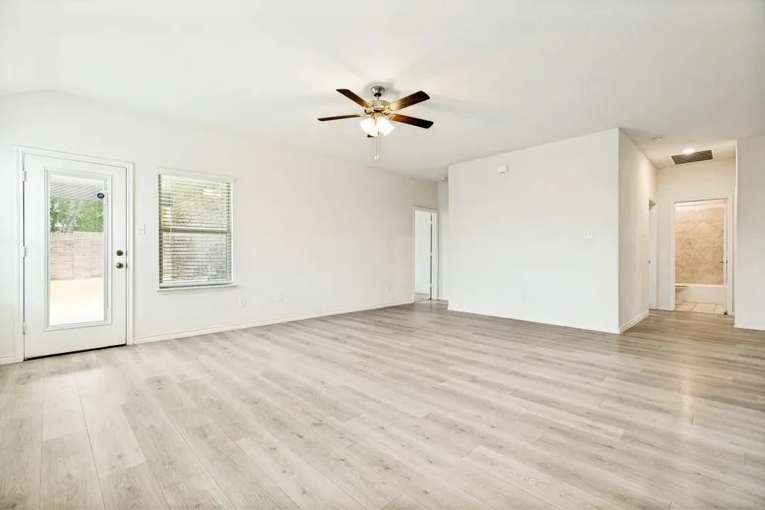 Single Family Residence For Sale in Collin County , 1017 Crepe Myrtle Lane, Anna, Texas 75409, 4 Bedrooms, 3 Bathrooms, 2 Garage spaces, 2,089 Sqft, built in 2020, Price $390,000, mls#21280441, Real Estate Agent in Anna, Homes For Sale in Collin county, Homes For Sale in Anna, Realtor in Anna Texas, Real Estate Brokerage Independent Realty Texas, Luminita Cordes Realtor