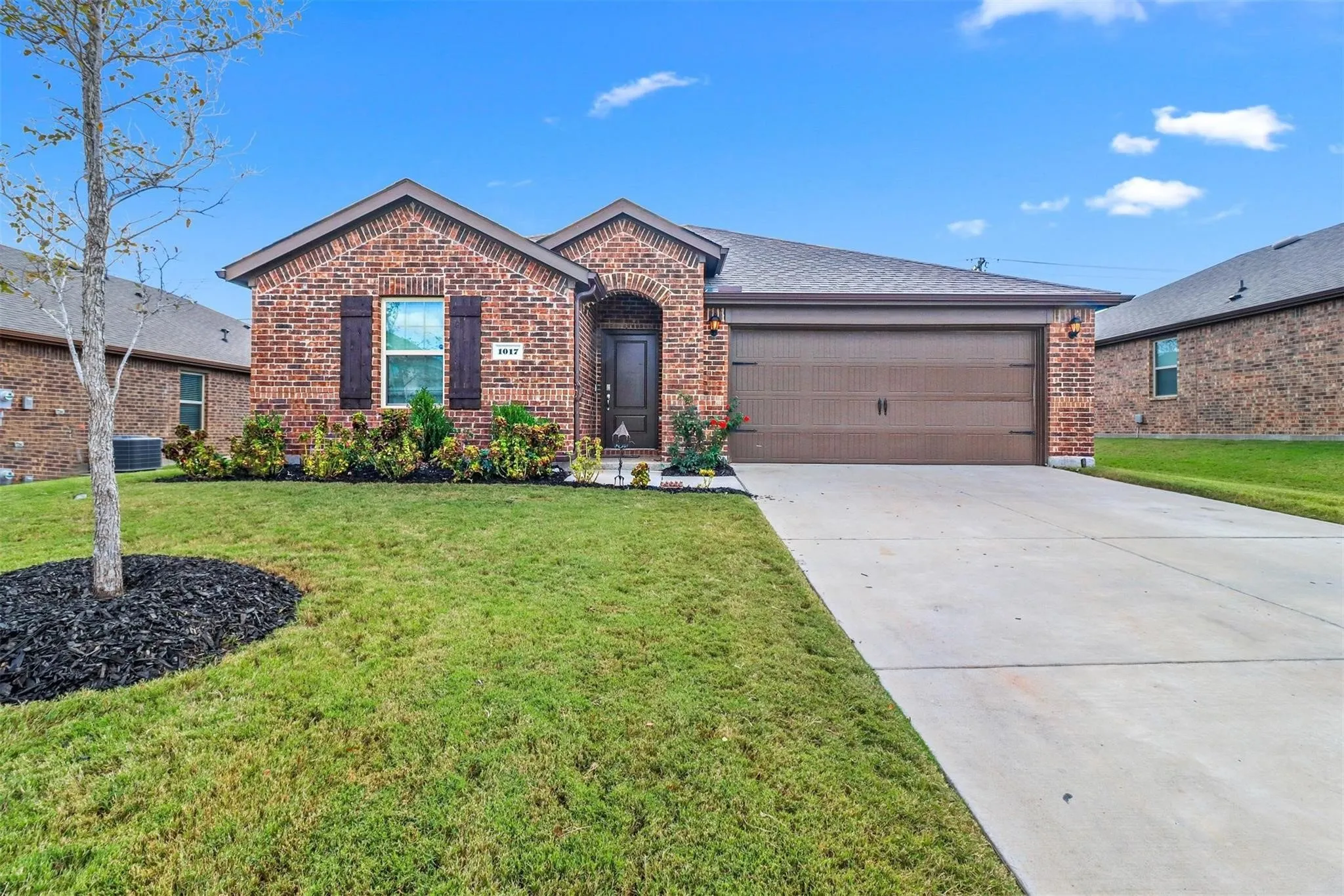 Single Family Residence For Sale in Collin County , 1017 Crepe Myrtle Lane, Anna, Texas 75409, 4 Bedrooms, 3 Bathrooms, 2 Garage spaces, 2,089 Sqft, built in 2020, Price $390,000, mls#21280441, Real Estate Agent in Anna, Homes For Sale in Collin county, Homes For Sale in Anna, Realtor in Anna Texas, Real Estate Brokerage Independent Realty Texas, Luminita Cordes Realtor