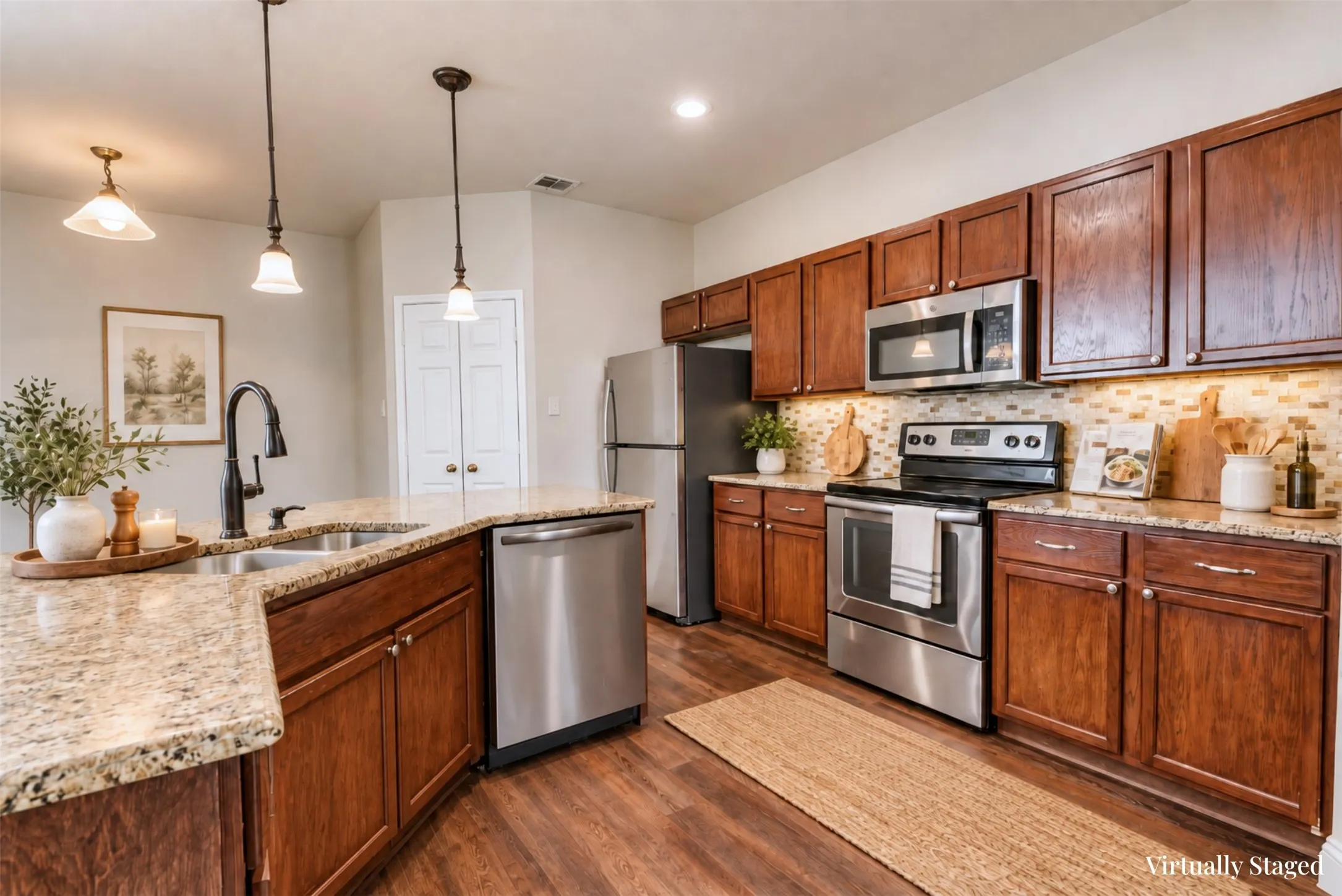 Single Family Residence For Sale in Dallas County , 2416 Redfield Drive, Mesquite, Texas 75181, 5 Bedroom, 3 Bathroom, 2 Garage spaces, 2,470 Sqft, built in 1998, mls#21278583, Real Estate Agent in Mesquite, Homes For Sale in Dallas county, Homes For Sale in Mesquite, Realtor in Mesquite Texas, Real Estate Brokerage Independent Realty Texas, Luminita Cordes Realtor