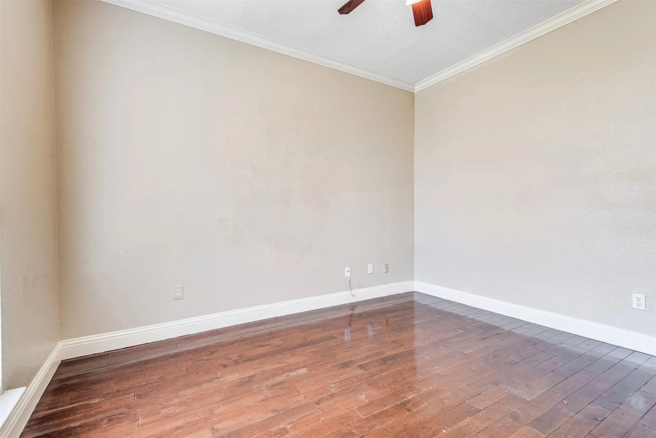 Single Family Residence For Sale in Dallas County , 2416 Redfield Drive, Mesquite, Texas 75181, 5 Bedroom, 3 Bathroom, 2 Garage spaces, 2,470 Sqft, built in 1998, mls#21278583, Real Estate Agent in Mesquite, Homes For Sale in Dallas county, Homes For Sale in Mesquite, Realtor in Mesquite Texas, Real Estate Brokerage Independent Realty Texas, Luminita Cordes Realtor