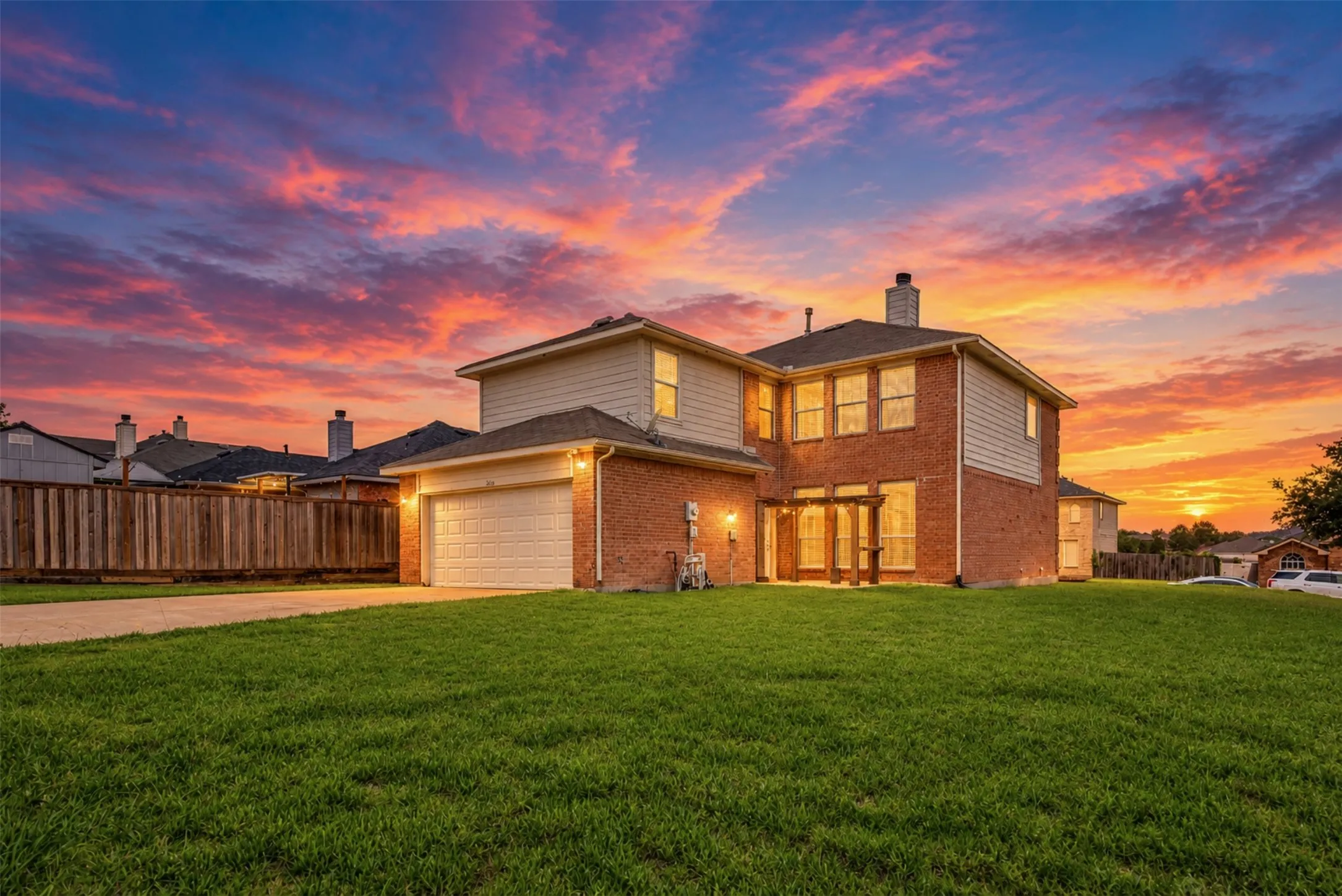 Single Family Residence For Sale in Dallas County , 2416 Redfield Drive, Mesquite, Texas 75181, 5 Bedroom, 3 Bathroom, 2 Garage spaces, 2,470 Sqft, built in 1998, mls#21278583, Real Estate Agent in Mesquite, Homes For Sale in Dallas county, Homes For Sale in Mesquite, Realtor in Mesquite Texas, Real Estate Brokerage Independent Realty Texas, Luminita Cordes Realtor