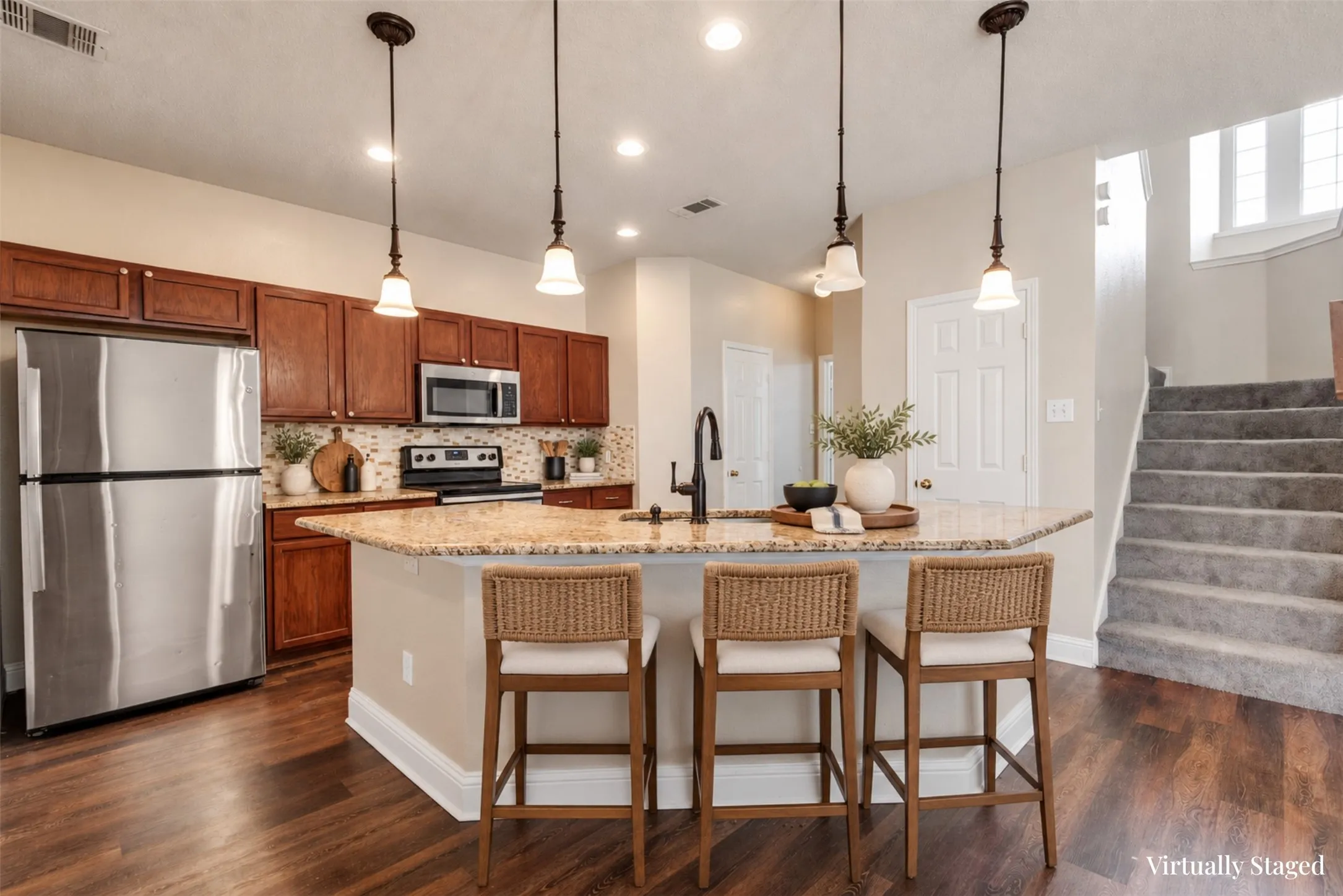Single Family Residence For Sale in Dallas County , 2416 Redfield Drive, Mesquite, Texas 75181, 5 Bedroom, 3 Bathroom, 2 Garage spaces, 2,470 Sqft, built in 1998, mls#21278583, Real Estate Agent in Mesquite, Homes For Sale in Dallas county, Homes For Sale in Mesquite, Realtor in Mesquite Texas, Real Estate Brokerage Independent Realty Texas, Luminita Cordes Realtor