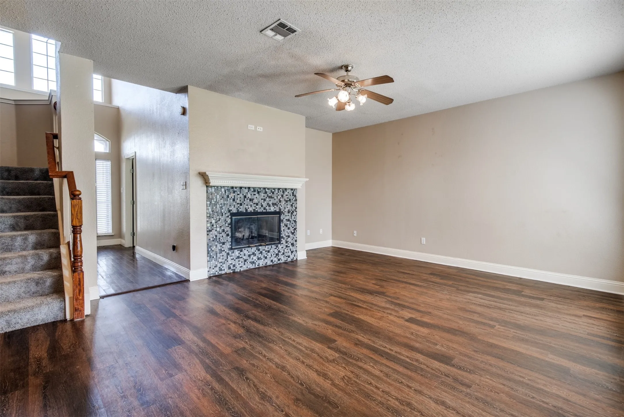 Single Family Residence For Sale in Dallas County , 2416 Redfield Drive, Mesquite, Texas 75181, 5 Bedroom, 3 Bathroom, 2 Garage spaces, 2,470 Sqft, built in 1998, mls#21278583, Real Estate Agent in Mesquite, Homes For Sale in Dallas county, Homes For Sale in Mesquite, Realtor in Mesquite Texas, Real Estate Brokerage Independent Realty Texas, Luminita Cordes Realtor