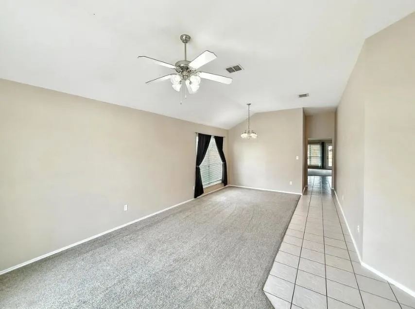 Single Family Residence For Rent in Hood County , 4720 Topaz Lane, Granbury, Texas 76049, 4 Bedrooms, 2 Bathrooms, 2 Garage spaces, 1,903 Sqft, built in 2005, Price $2,400, mls#21254857, Real Estate Agent in Granbury, Homes For Rent in Hood county, Homes For Rent in Granbury, Realtor in Granbury Texas, Real Estate Brokerage Independent Realty Texas, Luminita Cordes Realtor