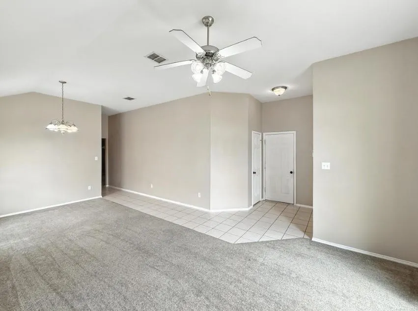 Single Family Residence For Rent in Hood County , 4720 Topaz Lane, Granbury, Texas 76049, 4 Bedrooms, 2 Bathrooms, 2 Garage spaces, 1,903 Sqft, built in 2005, Price $2,400, mls#21254857, Real Estate Agent in Granbury, Homes For Rent in Hood county, Homes For Rent in Granbury, Realtor in Granbury Texas, Real Estate Brokerage Independent Realty Texas, Luminita Cordes Realtor