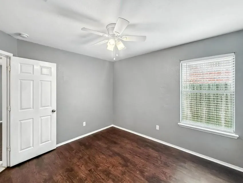 Single Family Residence For Rent in Hood County , 4720 Topaz Lane, Granbury, Texas 76049, 4 Bedrooms, 2 Bathrooms, 2 Garage spaces, 1,903 Sqft, built in 2005, Price $2,400, mls#21254857, Real Estate Agent in Granbury, Homes For Rent in Hood county, Homes For Rent in Granbury, Realtor in Granbury Texas, Real Estate Brokerage Independent Realty Texas, Luminita Cordes Realtor