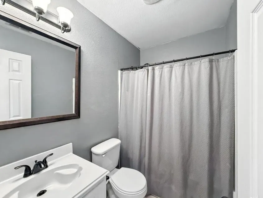 Single Family Residence For Rent in Hood County , 4720 Topaz Lane, Granbury, Texas 76049, 4 Bedrooms, 2 Bathrooms, 2 Garage spaces, 1,903 Sqft, built in 2005, Price $2,400, mls#21254857, Real Estate Agent in Granbury, Homes For Rent in Hood county, Homes For Rent in Granbury, Realtor in Granbury Texas, Real Estate Brokerage Independent Realty Texas, Luminita Cordes Realtor