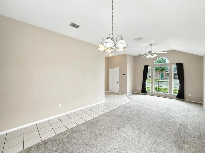 Single Family Residence For Rent in Hood County , 4720 Topaz Lane, Granbury, Texas 76049, 4 Bedrooms, 2 Bathrooms, 2 Garage spaces, 1,903 Sqft, built in 2005, Price $2,400, mls#21254857, Real Estate Agent in Granbury, Homes For Rent in Hood county, Homes For Rent in Granbury, Realtor in Granbury Texas, Real Estate Brokerage Independent Realty Texas, Luminita Cordes Realtor