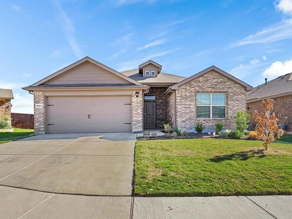 Single Family Residence For Rent in Tarrant County , 9805 Summerton Drive, Fort Worth, Texas 76108, 4 Bedroom, 2 Bathroom, 2 Garage spaces, 1,776 Sqft, built in 2020, mls#21280457, Real Estate Agent in Fort Worth, Homes For Rent in Tarrant county, Homes For Rent in Fort Worth, Realtor in Fort Worth Texas, Real Estate Brokerage Independent Realty Texas, Luminita Cordes Realtor