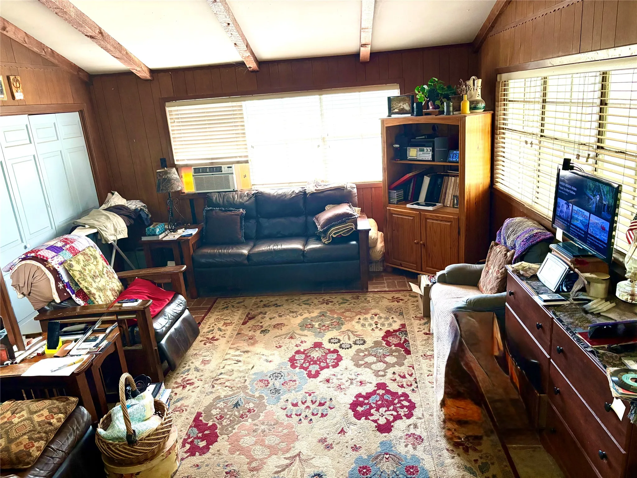 Single Family Residence For Sale in Camp County , 1078 Fm 1519 N, Leesburg, Texas 75451, 3 Bedrooms, 2 Bathrooms, Garage spaces, 1,668 Sqft, built in 1938, Price $129,000, mls#21280450, Real Estate Agent in Leesburg, Homes For Sale in Camp county, Homes For Sale in Leesburg, Realtor in Leesburg Texas, Real Estate Brokerage Independent Realty Texas, Luminita Cordes Realtor