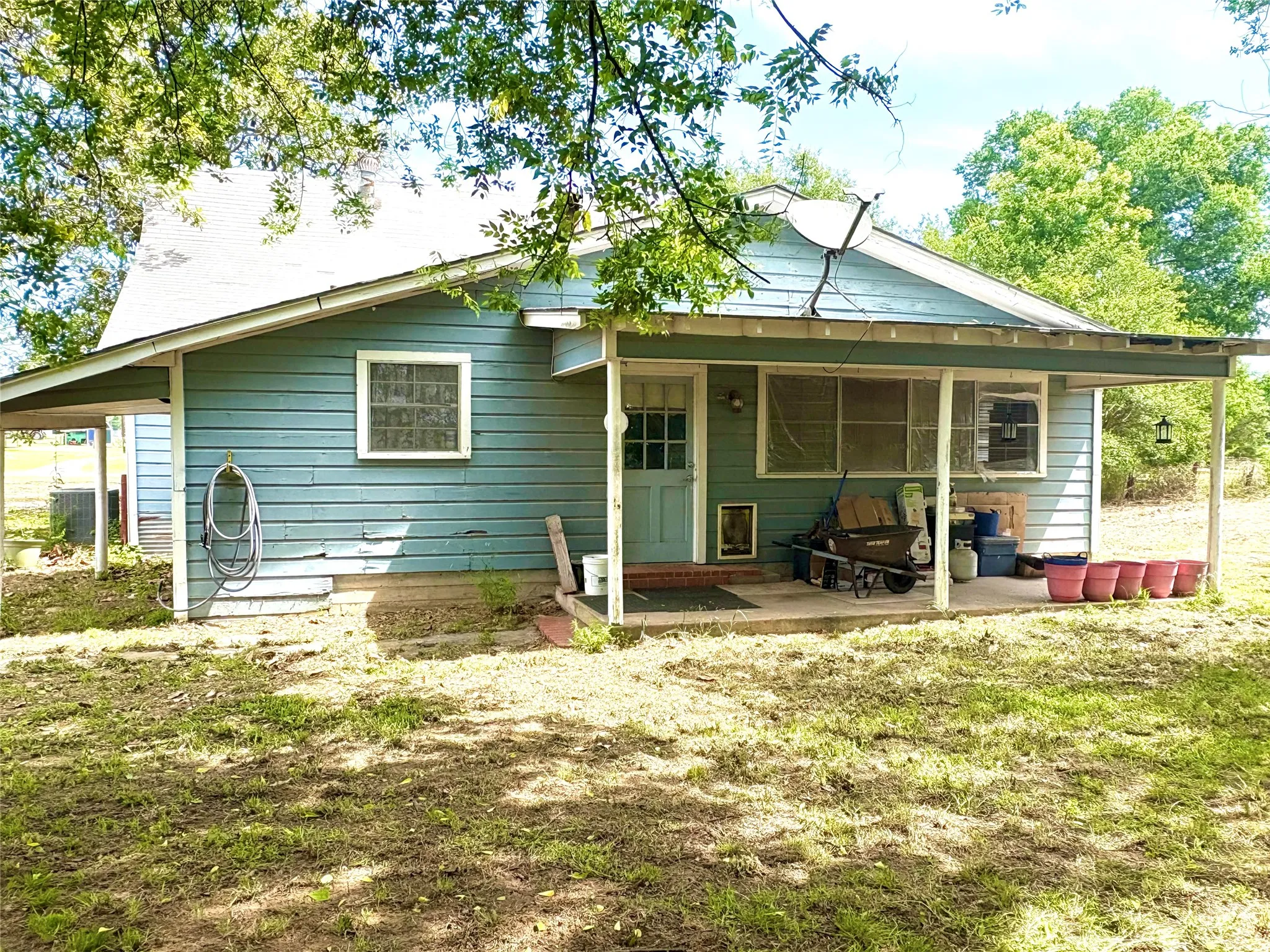 Single Family Residence For Sale in Camp County , 1078 Fm 1519 N, Leesburg, Texas 75451, 3 Bedrooms, 2 Bathrooms, Garage spaces, 1,668 Sqft, built in 1938, Price $129,000, mls#21280450, Real Estate Agent in Leesburg, Homes For Sale in Camp county, Homes For Sale in Leesburg, Realtor in Leesburg Texas, Real Estate Brokerage Independent Realty Texas, Luminita Cordes Realtor