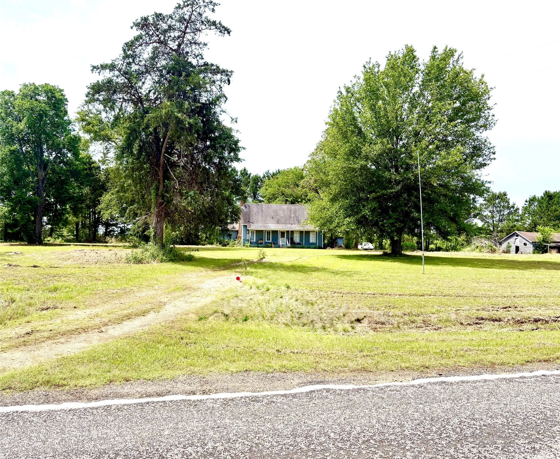 Single Family Residence For Sale in Camp County , 1078 Fm 1519 N, Leesburg, Texas 75451, 3 Bedrooms, 2 Bathrooms, Garage spaces, 1,668 Sqft, built in 1938, Price $129,000, mls#21280450, Real Estate Agent in Leesburg, Homes For Sale in Camp county, Homes For Sale in Leesburg, Realtor in Leesburg Texas, Real Estate Brokerage Independent Realty Texas, Luminita Cordes Realtor