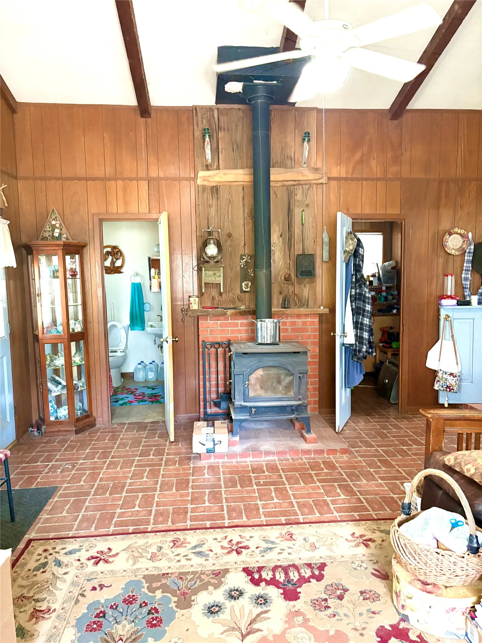 Single Family Residence For Sale in Camp County , 1078 Fm 1519 N, Leesburg, Texas 75451, 3 Bedrooms, 2 Bathrooms, Garage spaces, 1,668 Sqft, built in 1938, Price $129,000, mls#21280450, Real Estate Agent in Leesburg, Homes For Sale in Camp county, Homes For Sale in Leesburg, Realtor in Leesburg Texas, Real Estate Brokerage Independent Realty Texas, Luminita Cordes Realtor