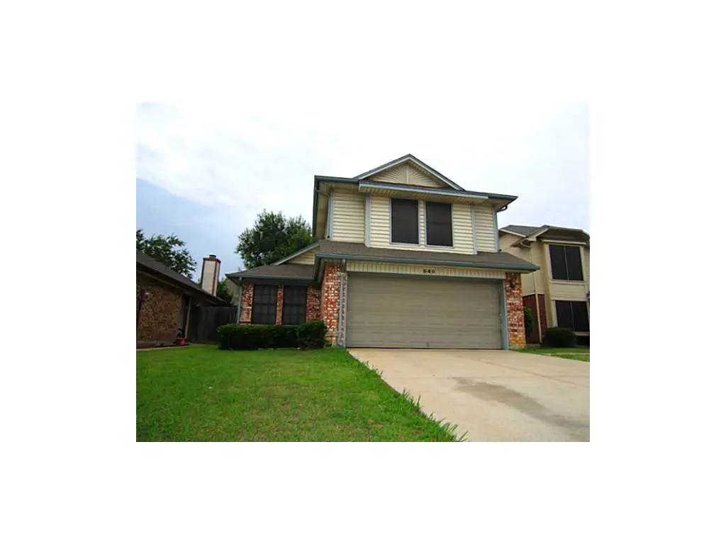 Single Family Residence For Rent in Denton County , 940 Sylvan Creek Drive, Lewisville, Texas 75067, 3 Bedroom, 2 Bathroom, 2 Garage spaces, 1,506 Sqft, built in 1985, mls#21280463, Real Estate Agent in Lewisville, Homes For Rent in Denton county, Homes For Rent in Lewisville, Realtor in Lewisville Texas, Real Estate Brokerage Independent Realty Texas, Luminita Cordes Realtor