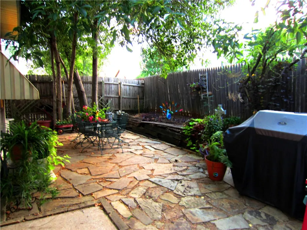 Single Family Residence For Rent in Denton County , 940 Sylvan Creek Drive, Lewisville, Texas 75067, 3 Bedroom, 2 Bathroom, 2 Garage spaces, 1,506 Sqft, built in 1985, mls#21280463, Real Estate Agent in Lewisville, Homes For Rent in Denton county, Homes For Rent in Lewisville, Realtor in Lewisville Texas, Real Estate Brokerage Independent Realty Texas, Luminita Cordes Realtor
