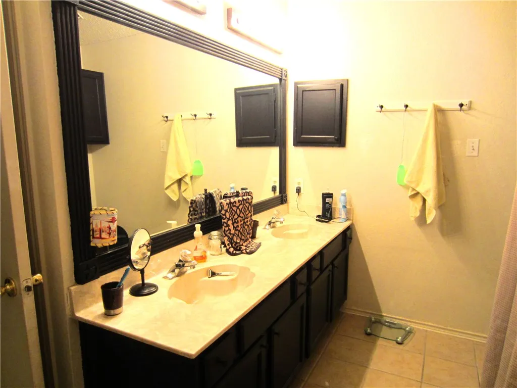 Single Family Residence For Rent in Denton County , 940 Sylvan Creek Drive, Lewisville, Texas 75067, 3 Bedroom, 2 Bathroom, 2 Garage spaces, 1,506 Sqft, built in 1985, mls#21280463, Real Estate Agent in Lewisville, Homes For Rent in Denton county, Homes For Rent in Lewisville, Realtor in Lewisville Texas, Real Estate Brokerage Independent Realty Texas, Luminita Cordes Realtor