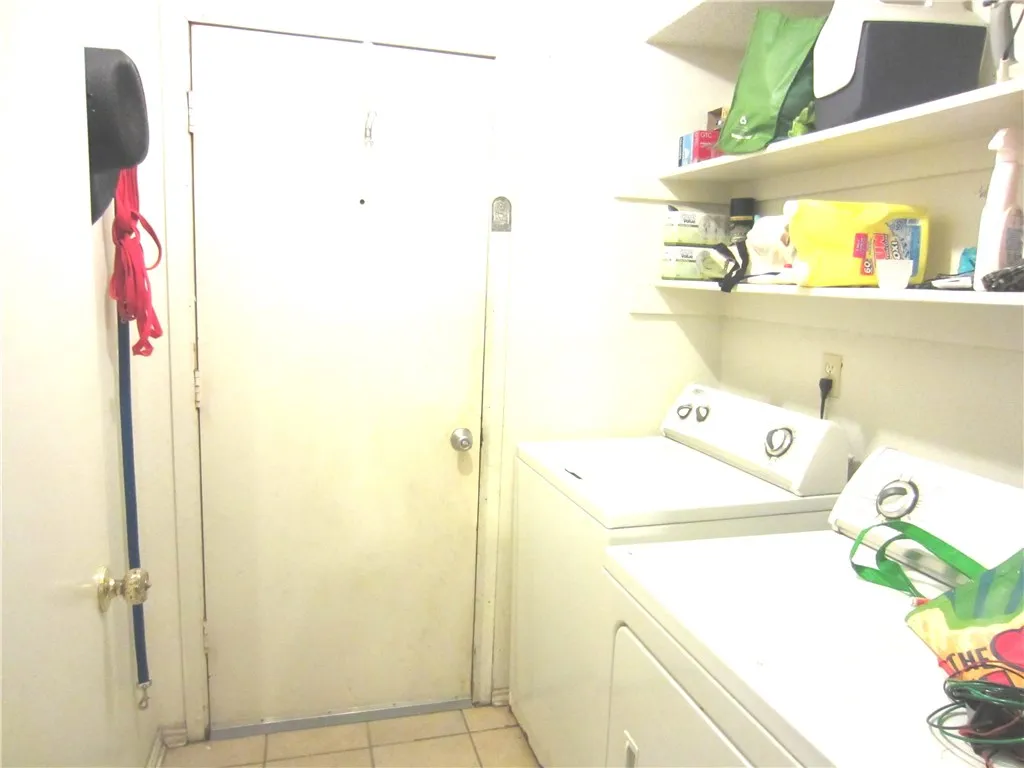 Single Family Residence For Rent in Denton County , 940 Sylvan Creek Drive, Lewisville, Texas 75067, 3 Bedroom, 2 Bathroom, 2 Garage spaces, 1,506 Sqft, built in 1985, mls#21280463, Real Estate Agent in Lewisville, Homes For Rent in Denton county, Homes For Rent in Lewisville, Realtor in Lewisville Texas, Real Estate Brokerage Independent Realty Texas, Luminita Cordes Realtor