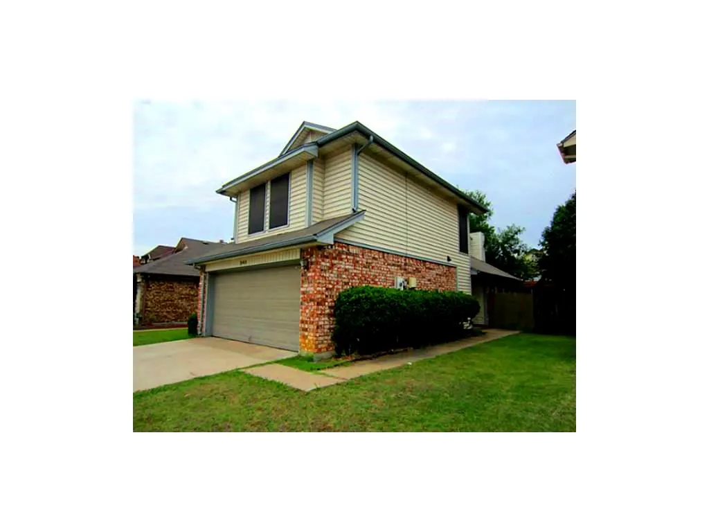 Single Family Residence For Rent in Denton County , 940 Sylvan Creek Drive, Lewisville, Texas 75067, 3 Bedroom, 2 Bathroom, 2 Garage spaces, 1,506 Sqft, built in 1985, mls#21280463, Real Estate Agent in Lewisville, Homes For Rent in Denton county, Homes For Rent in Lewisville, Realtor in Lewisville Texas, Real Estate Brokerage Independent Realty Texas, Luminita Cordes Realtor