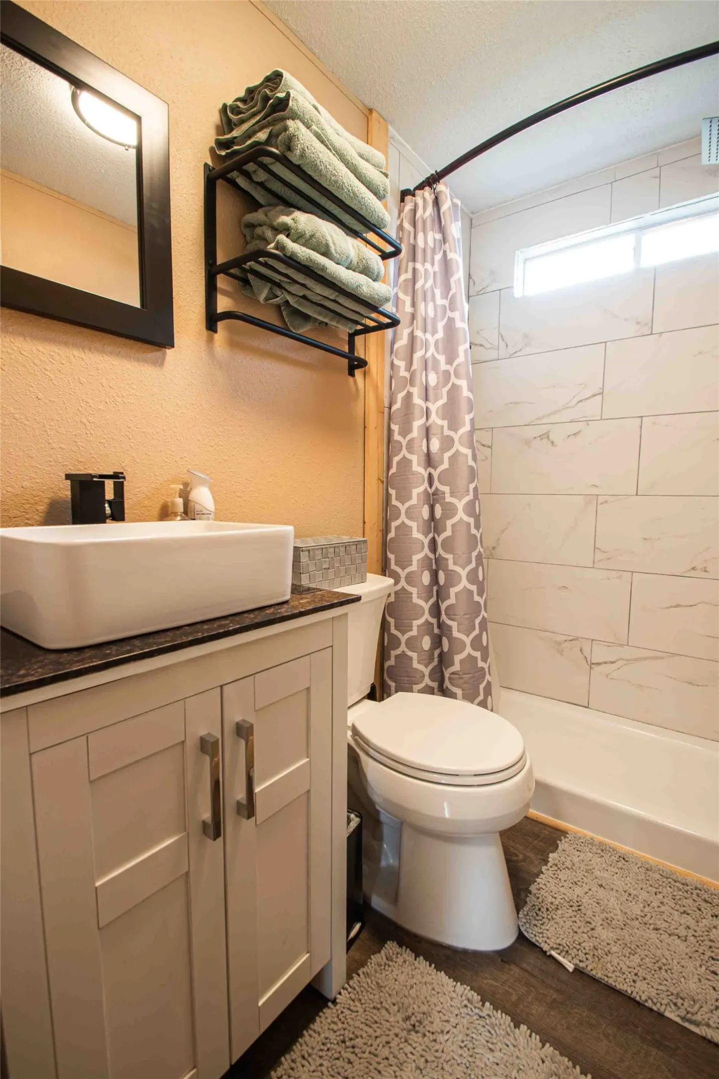 guest bath with shower