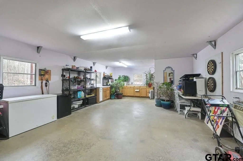 Single Family Residence For Sale in Wood County , 2792 Fm 49, Mineola, Texas 75773, 2 Bedroom, 1 Bathroom, 2 Garage spaces, 1,080 Sqft, built in 2015, mls#21280501, Real Estate Agent in Mineola, Homes For Sale in Wood county, Homes For Sale in Mineola, Realtor in Mineola Texas, Real Estate Brokerage Independent Realty Texas, Luminita Cordes Realtor