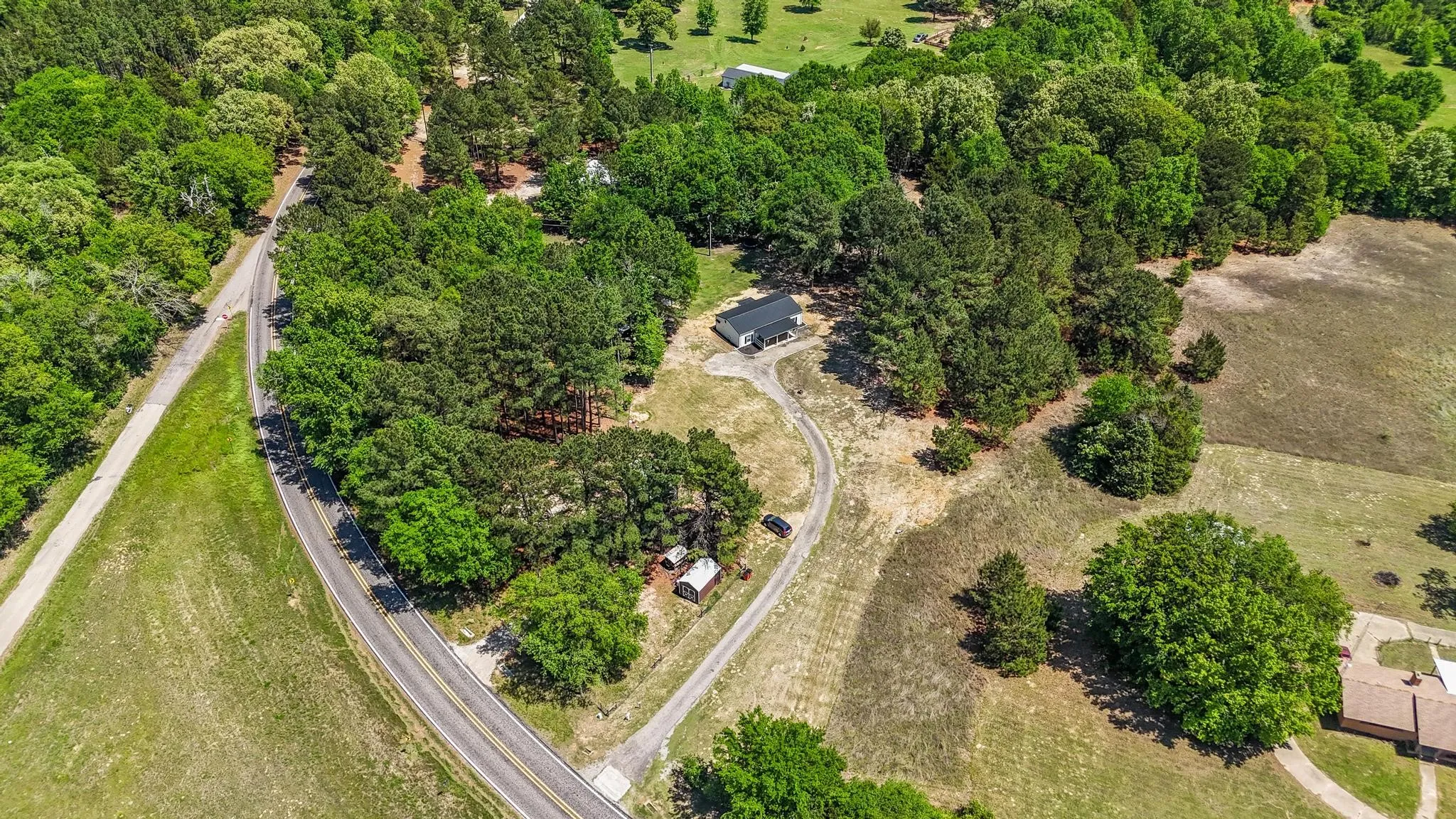 Single Family Residence For Sale in Wood County , 2792 Fm 49, Mineola, Texas 75773, 2 Bedroom, 1 Bathroom, 2 Garage spaces, 1,080 Sqft, built in 2015, mls#21280501, Real Estate Agent in Mineola, Homes For Sale in Wood county, Homes For Sale in Mineola, Realtor in Mineola Texas, Real Estate Brokerage Independent Realty Texas, Luminita Cordes Realtor