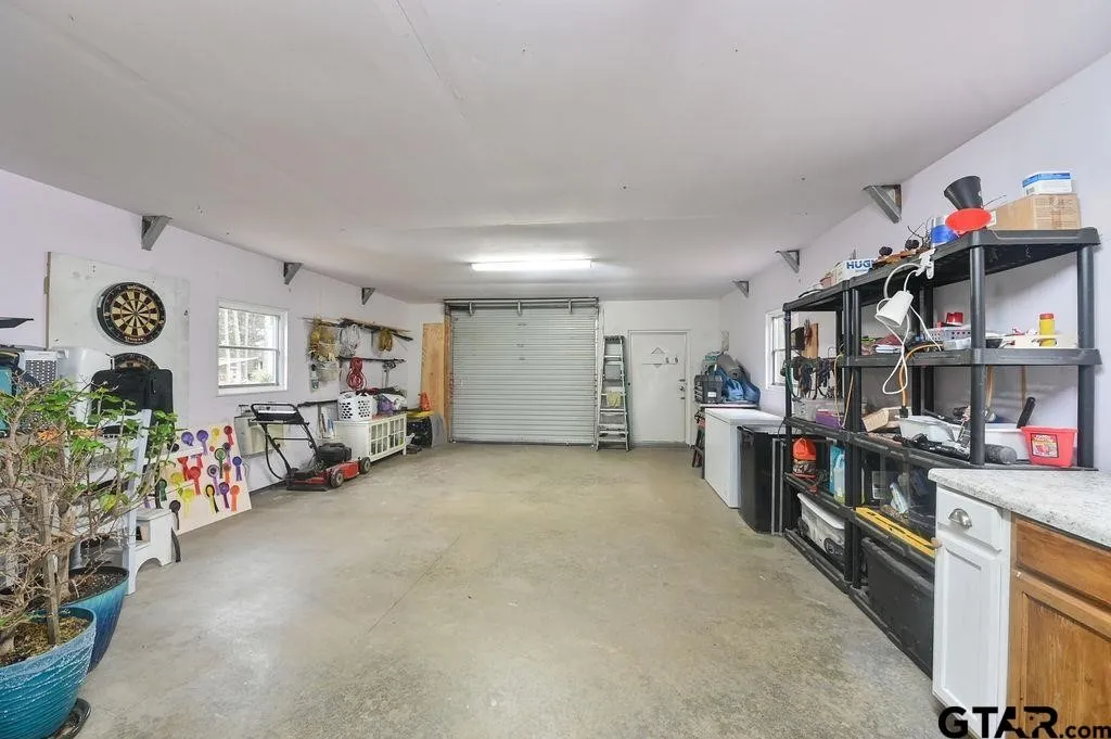 Single Family Residence For Sale in Wood County , 2792 Fm 49, Mineola, Texas 75773, 2 Bedroom, 1 Bathroom, 2 Garage spaces, 1,080 Sqft, built in 2015, mls#21280501, Real Estate Agent in Mineola, Homes For Sale in Wood county, Homes For Sale in Mineola, Realtor in Mineola Texas, Real Estate Brokerage Independent Realty Texas, Luminita Cordes Realtor