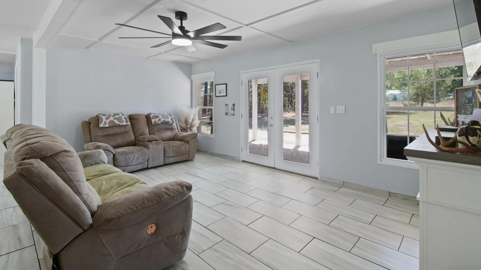 Single Family Residence For Sale in Wood County , 2792 Fm 49, Mineola, Texas 75773, 2 Bedroom, 1 Bathroom, 2 Garage spaces, 1,080 Sqft, built in 2015, mls#21280501, Real Estate Agent in Mineola, Homes For Sale in Wood county, Homes For Sale in Mineola, Realtor in Mineola Texas, Real Estate Brokerage Independent Realty Texas, Luminita Cordes Realtor