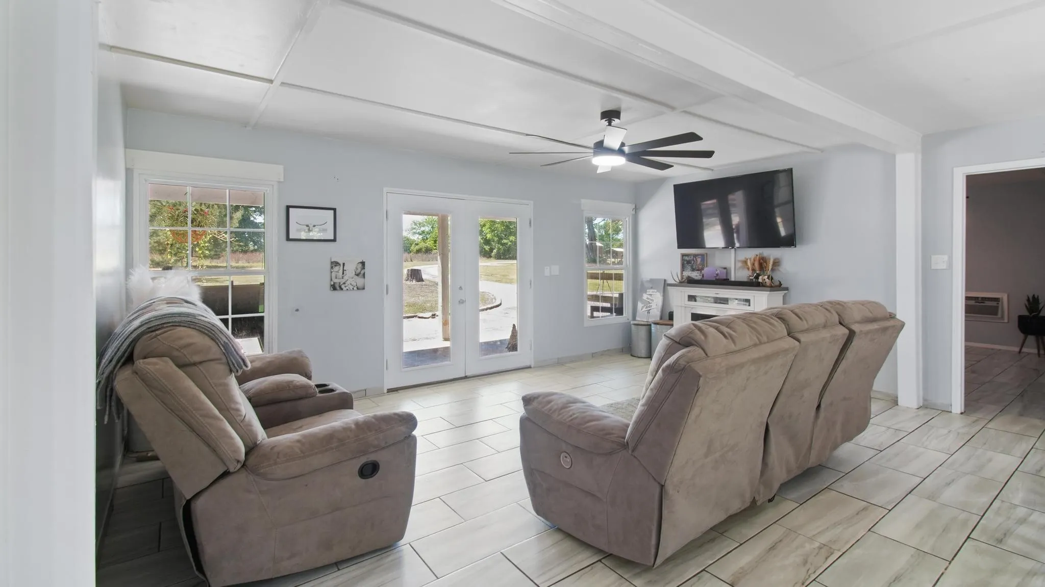 Single Family Residence For Sale in Wood County , 2792 Fm 49, Mineola, Texas 75773, 2 Bedroom, 1 Bathroom, 2 Garage spaces, 1,080 Sqft, built in 2015, mls#21280501, Real Estate Agent in Mineola, Homes For Sale in Wood county, Homes For Sale in Mineola, Realtor in Mineola Texas, Real Estate Brokerage Independent Realty Texas, Luminita Cordes Realtor