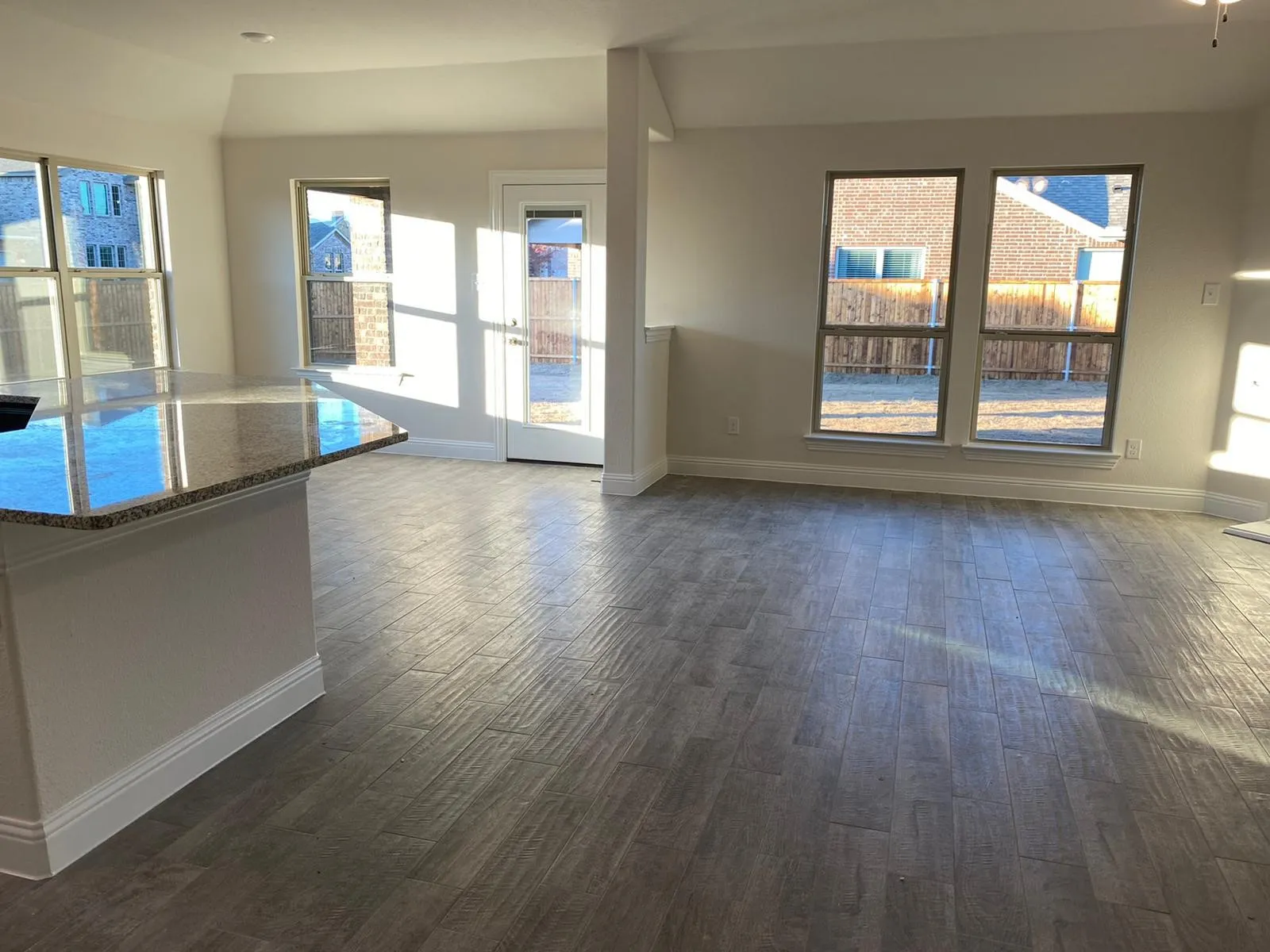 Single Family Residence For Sale in Collin County , 1301 Surrey Street, Melissa, Texas 75454, 3 Bedroom, 2 Bathroom, 2 Garage spaces, 1,722 Sqft, built in 2020, mls#21280431, Real Estate Agent in Melissa, Homes For Sale in Collin county, Homes For Sale in Melissa, Realtor in Melissa Texas, Real Estate Brokerage Independent Realty Texas, Luminita Cordes Realtor