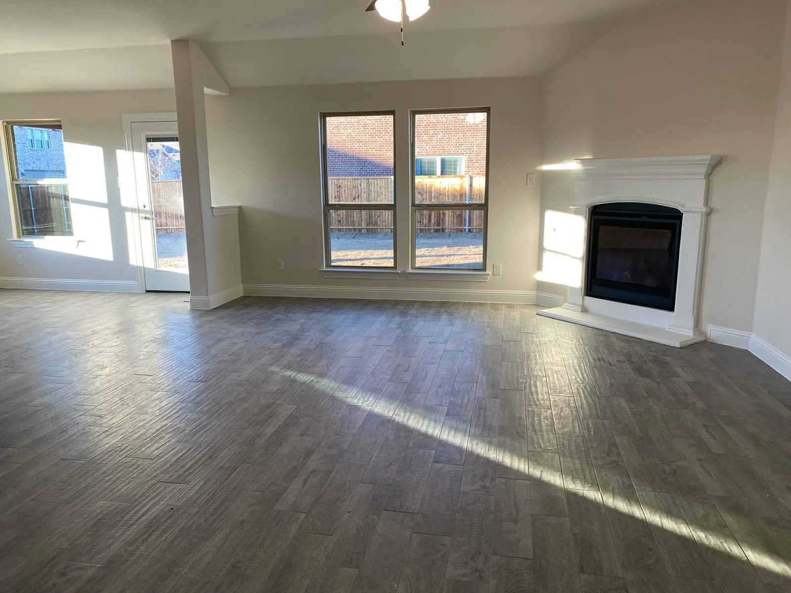 Single Family Residence For Sale in Collin County , 1301 Surrey Street, Melissa, Texas 75454, 3 Bedroom, 2 Bathroom, 2 Garage spaces, 1,722 Sqft, built in 2020, mls#21280431, Real Estate Agent in Melissa, Homes For Sale in Collin county, Homes For Sale in Melissa, Realtor in Melissa Texas, Real Estate Brokerage Independent Realty Texas, Luminita Cordes Realtor