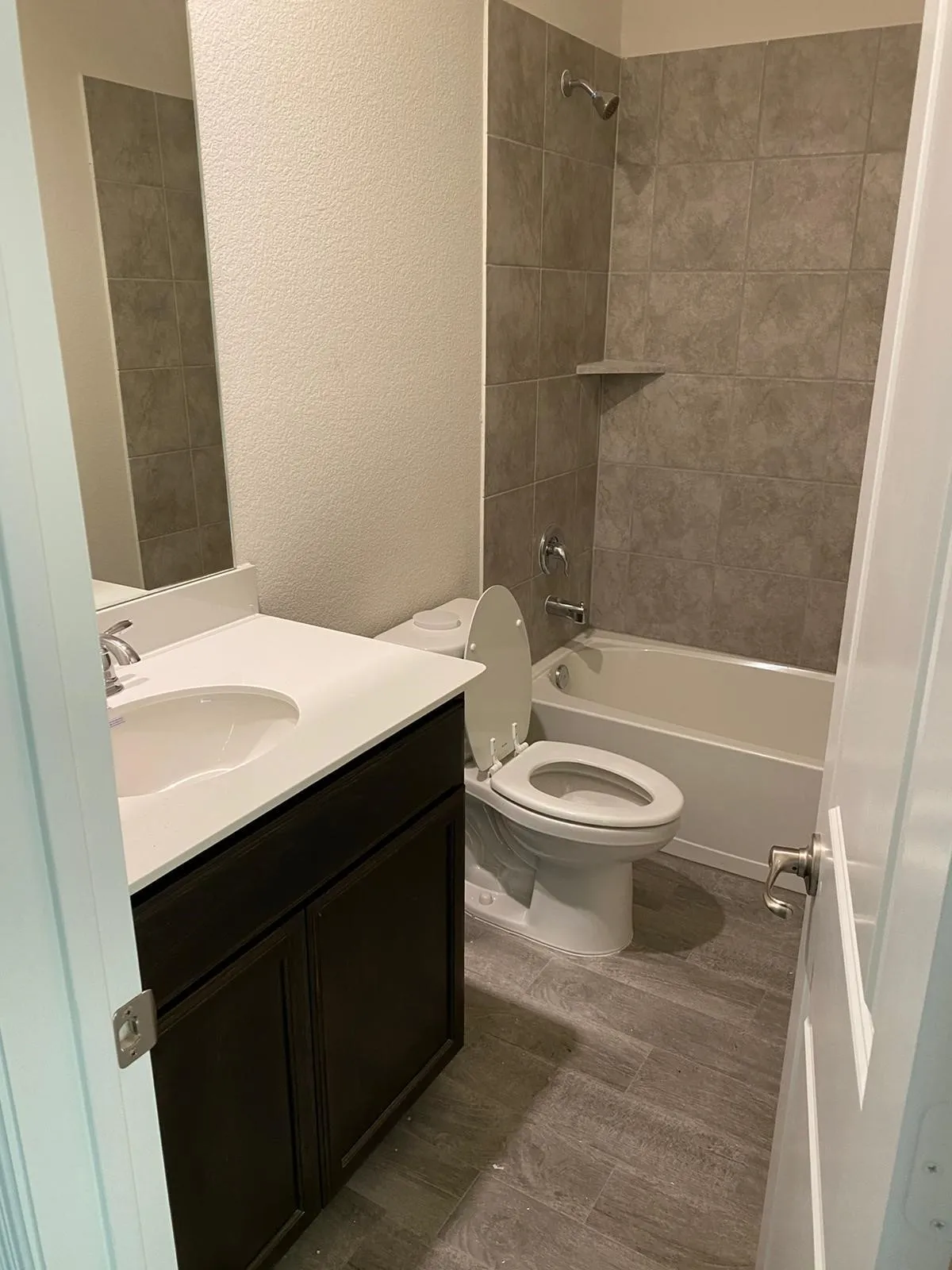 Single Family Residence For Sale in Collin County , 1301 Surrey Street, Melissa, Texas 75454, 3 Bedroom, 2 Bathroom, 2 Garage spaces, 1,722 Sqft, built in 2020, mls#21280431, Real Estate Agent in Melissa, Homes For Sale in Collin county, Homes For Sale in Melissa, Realtor in Melissa Texas, Real Estate Brokerage Independent Realty Texas, Luminita Cordes Realtor