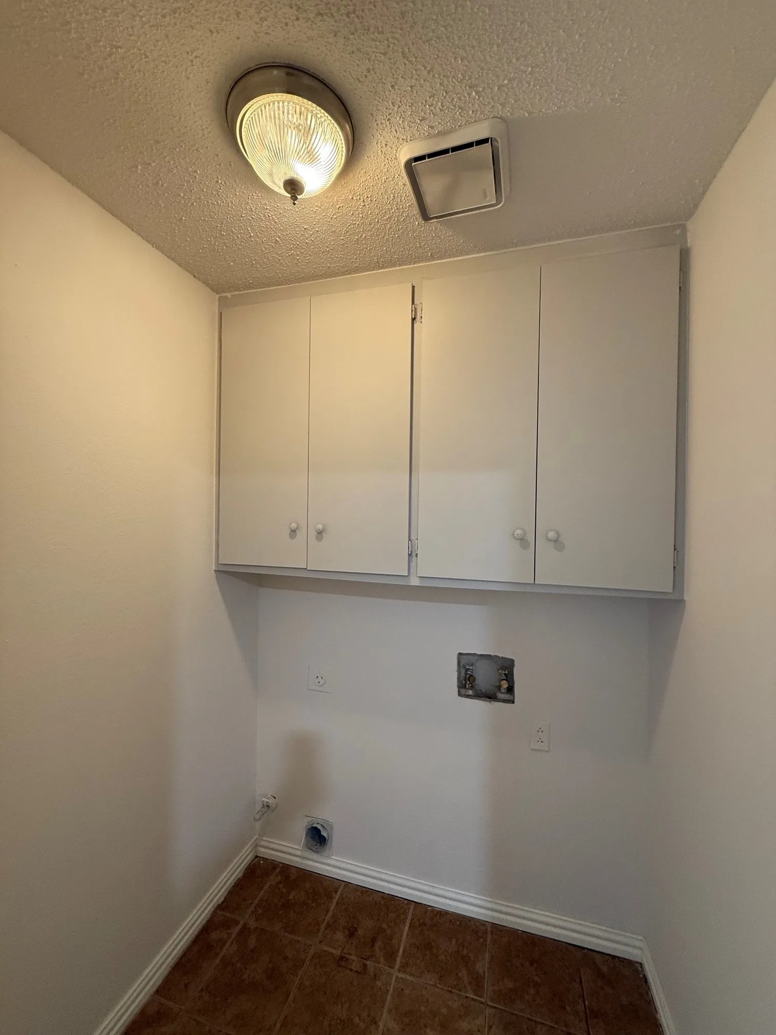Single Family Residence For Sale in Dallas County , 1815 Lombard Street, Garland, Texas 75043, 3 Bedroom, 2 Bathroom, 2 Garage spaces, 1,234 Sqft, built in 1992, mls#21280520, Real Estate Agent in Garland, Homes For Sale in Dallas county, Homes For Sale in Garland, Realtor in Garland Texas, Real Estate Brokerage Independent Realty Texas, Luminita Cordes Realtor