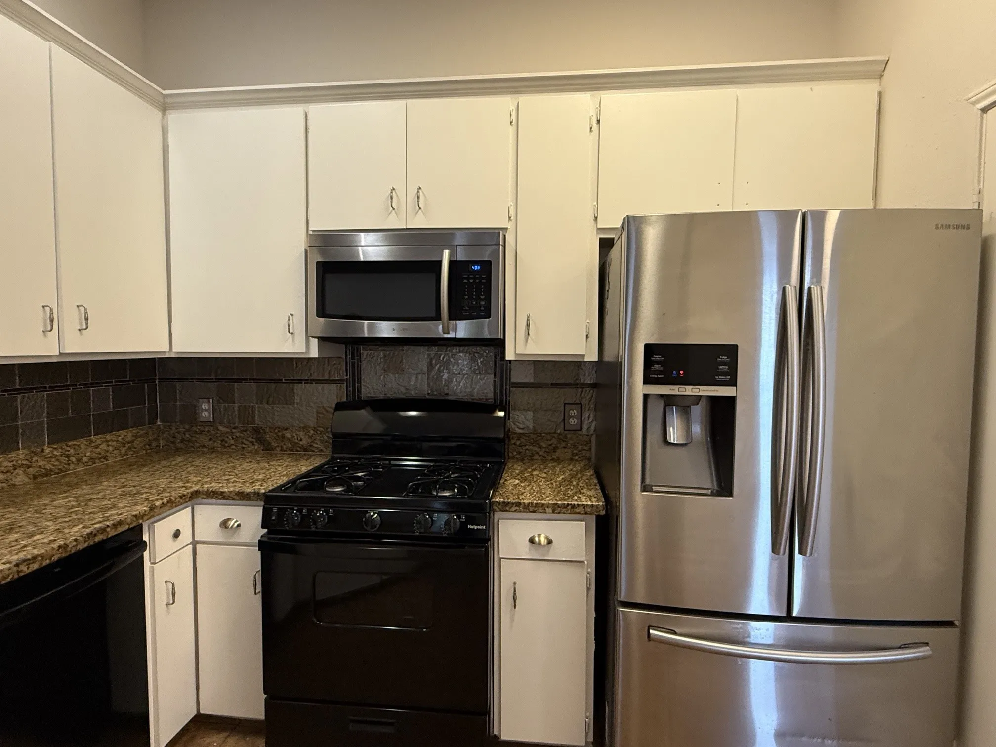 Single Family Residence For Sale in Dallas County , 1815 Lombard Street, Garland, Texas 75043, 3 Bedroom, 2 Bathroom, 2 Garage spaces, 1,234 Sqft, built in 1992, mls#21280520, Real Estate Agent in Garland, Homes For Sale in Dallas county, Homes For Sale in Garland, Realtor in Garland Texas, Real Estate Brokerage Independent Realty Texas, Luminita Cordes Realtor