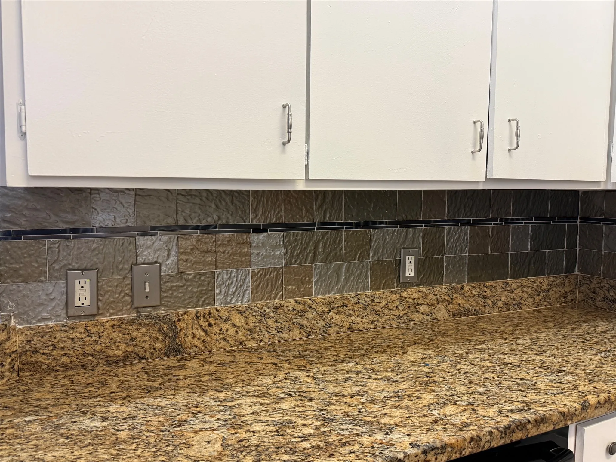 Single Family Residence For Sale in Dallas County , 1815 Lombard Street, Garland, Texas 75043, 3 Bedroom, 2 Bathroom, 2 Garage spaces, 1,234 Sqft, built in 1992, mls#21280520, Real Estate Agent in Garland, Homes For Sale in Dallas county, Homes For Sale in Garland, Realtor in Garland Texas, Real Estate Brokerage Independent Realty Texas, Luminita Cordes Realtor