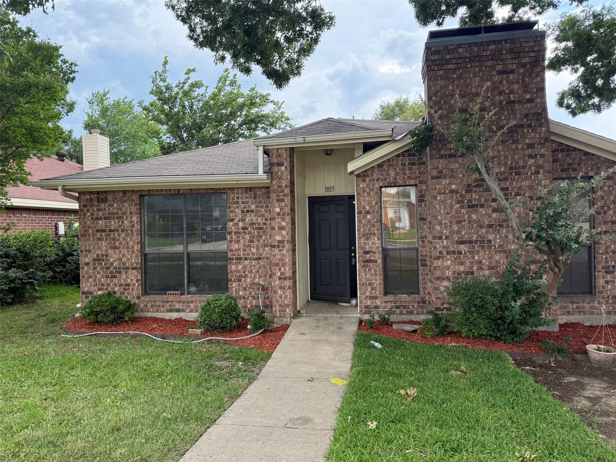Single Family Residence For Sale in Dallas County , 1815 Lombard Street, Garland, Texas 75043, 3 Bedroom, 2 Bathroom, 2 Garage spaces, 1,234 Sqft, built in 1992, mls#21280520, Real Estate Agent in Garland, Homes For Sale in Dallas county, Homes For Sale in Garland, Realtor in Garland Texas, Real Estate Brokerage Independent Realty Texas, Luminita Cordes Realtor