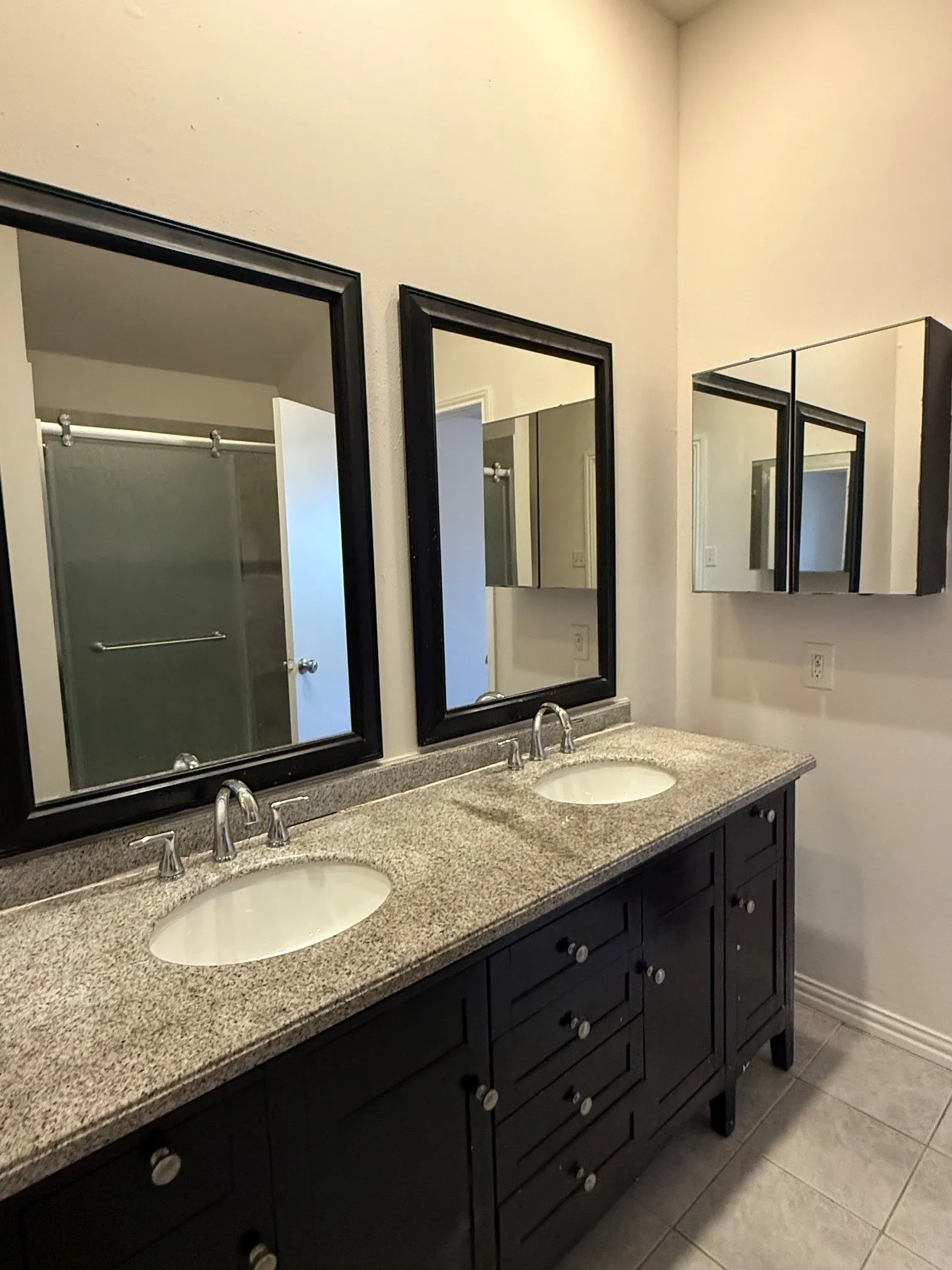 Single Family Residence For Sale in Dallas County , 1815 Lombard Street, Garland, Texas 75043, 3 Bedroom, 2 Bathroom, 2 Garage spaces, 1,234 Sqft, built in 1992, mls#21280520, Real Estate Agent in Garland, Homes For Sale in Dallas county, Homes For Sale in Garland, Realtor in Garland Texas, Real Estate Brokerage Independent Realty Texas, Luminita Cordes Realtor