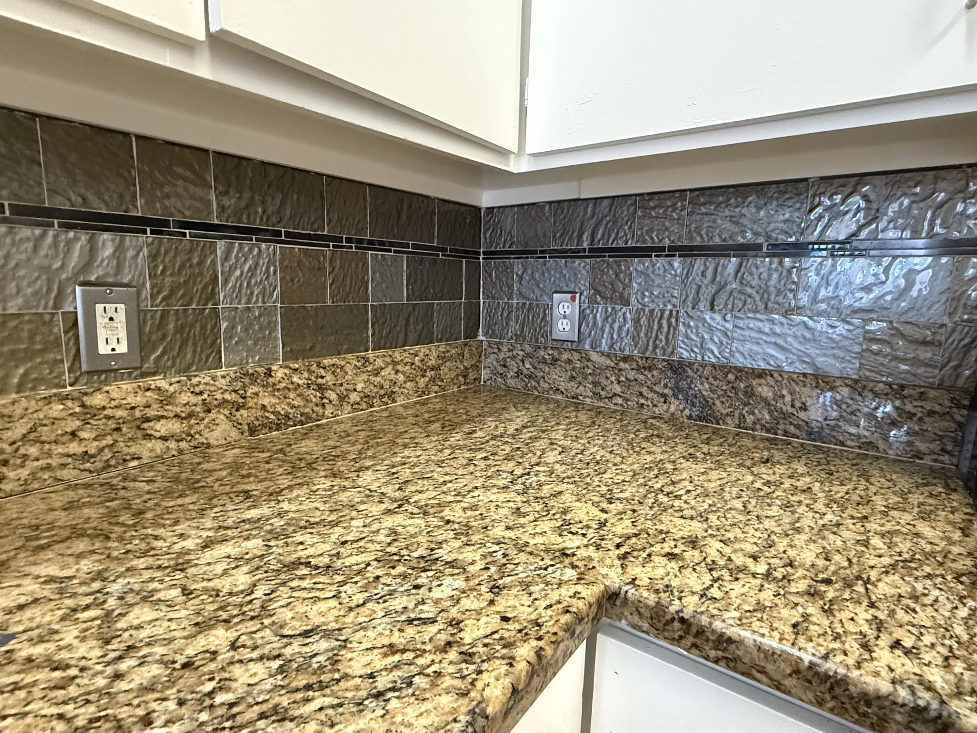 Single Family Residence For Sale in Dallas County , 1815 Lombard Street, Garland, Texas 75043, 3 Bedroom, 2 Bathroom, 2 Garage spaces, 1,234 Sqft, built in 1992, mls#21280520, Real Estate Agent in Garland, Homes For Sale in Dallas county, Homes For Sale in Garland, Realtor in Garland Texas, Real Estate Brokerage Independent Realty Texas, Luminita Cordes Realtor