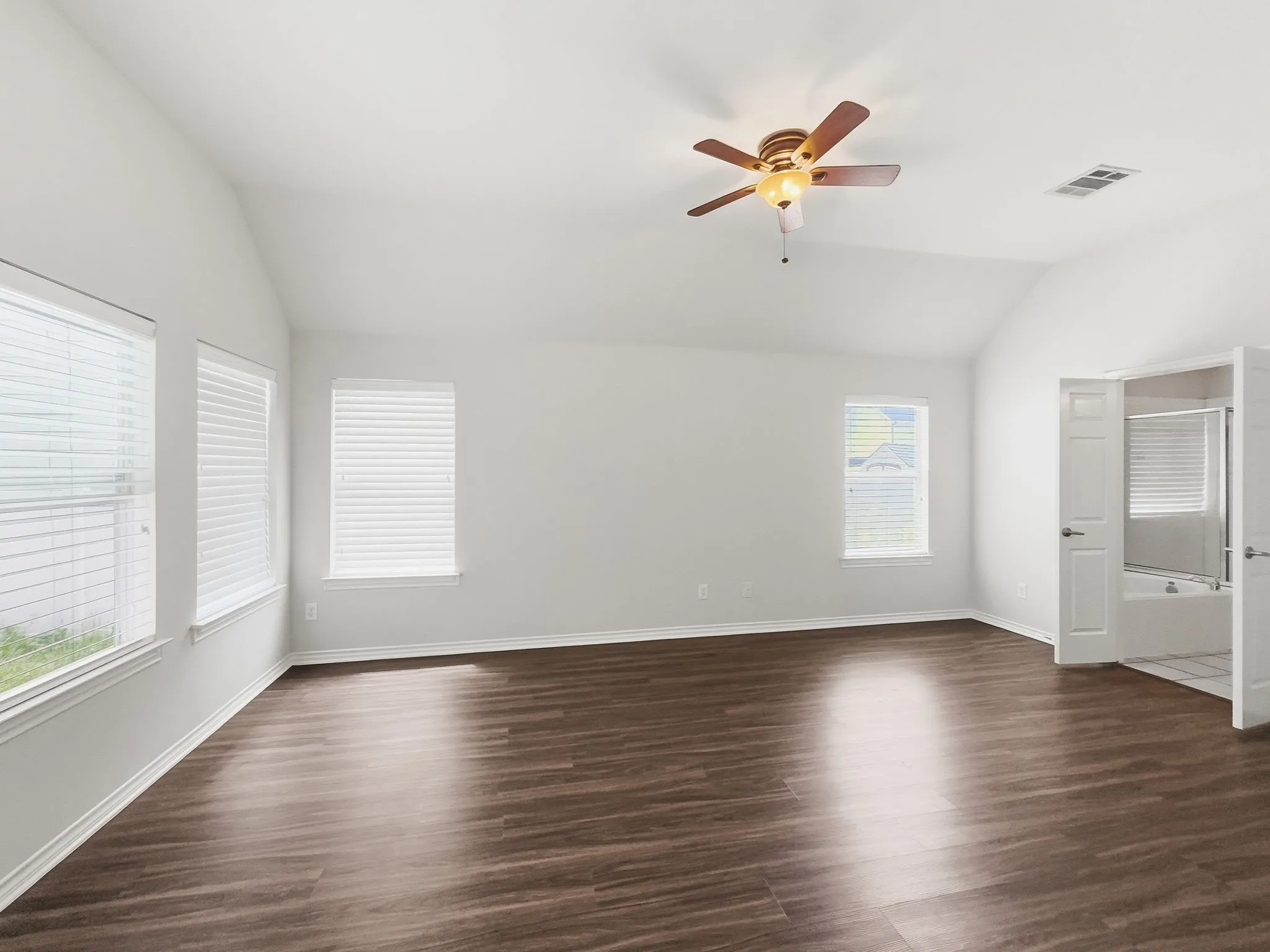Single Family Residence For Rent in Denton County , 1237 Chattahoochee Drive, Savannah, Texas 76227, 4 Bedroom, 2 Bathroom, 2 Garage spaces, 1,759 Sqft, built in 2006, mls#21280530, Real Estate Agent in Savannah, Homes For Rent in Denton county, Homes For Rent in Savannah, Realtor in Savannah Texas, Real Estate Brokerage Independent Realty Texas, Luminita Cordes Realtor