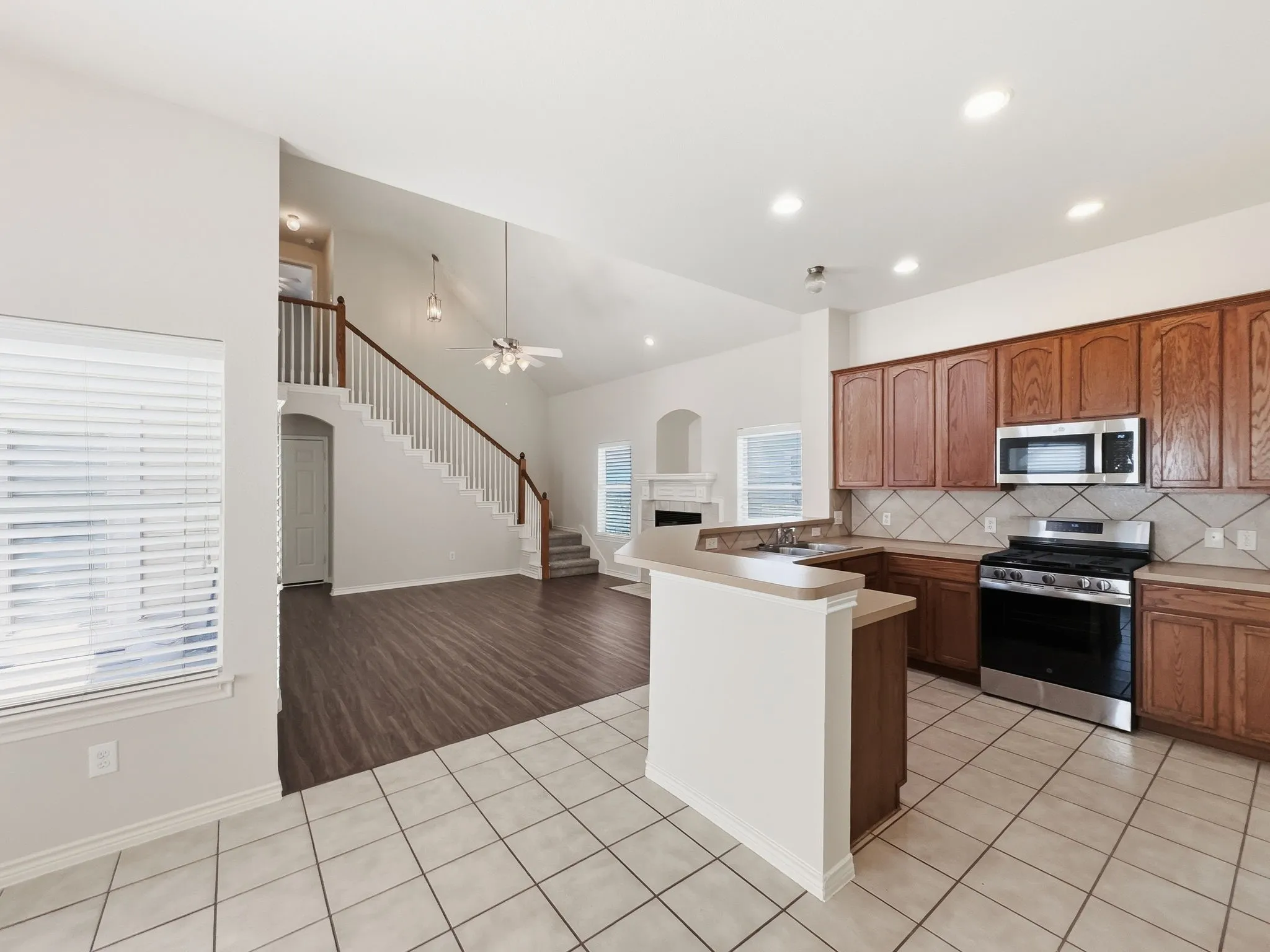 Single Family Residence For Rent in Denton County , 1237 Chattahoochee Drive, Savannah, Texas 76227, 4 Bedroom, 2 Bathroom, 2 Garage spaces, 1,759 Sqft, built in 2006, mls#21280530, Real Estate Agent in Savannah, Homes For Rent in Denton county, Homes For Rent in Savannah, Realtor in Savannah Texas, Real Estate Brokerage Independent Realty Texas, Luminita Cordes Realtor